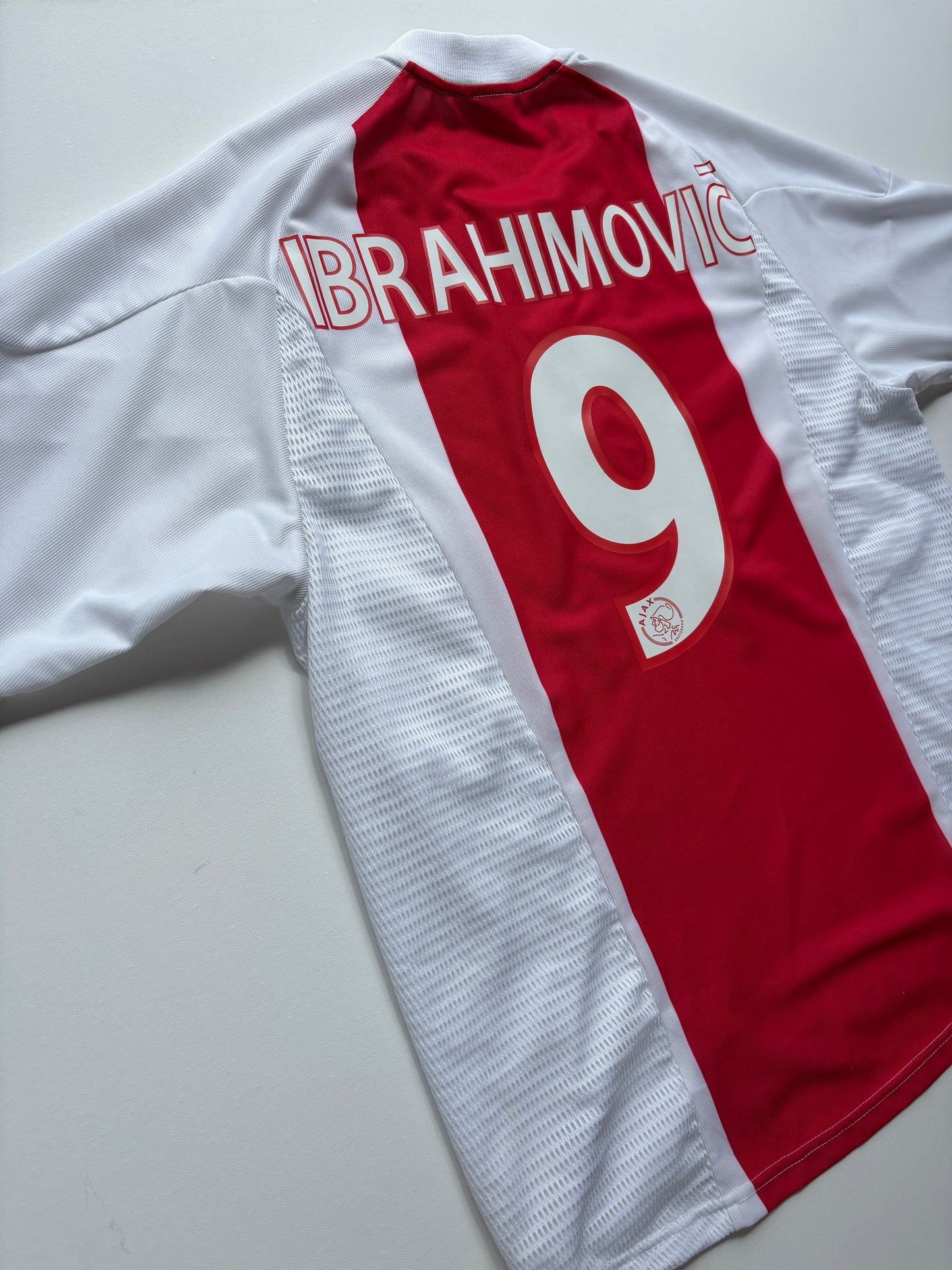 Ajax Home Shirt 2002/03 (L) Ibrahimovic 9