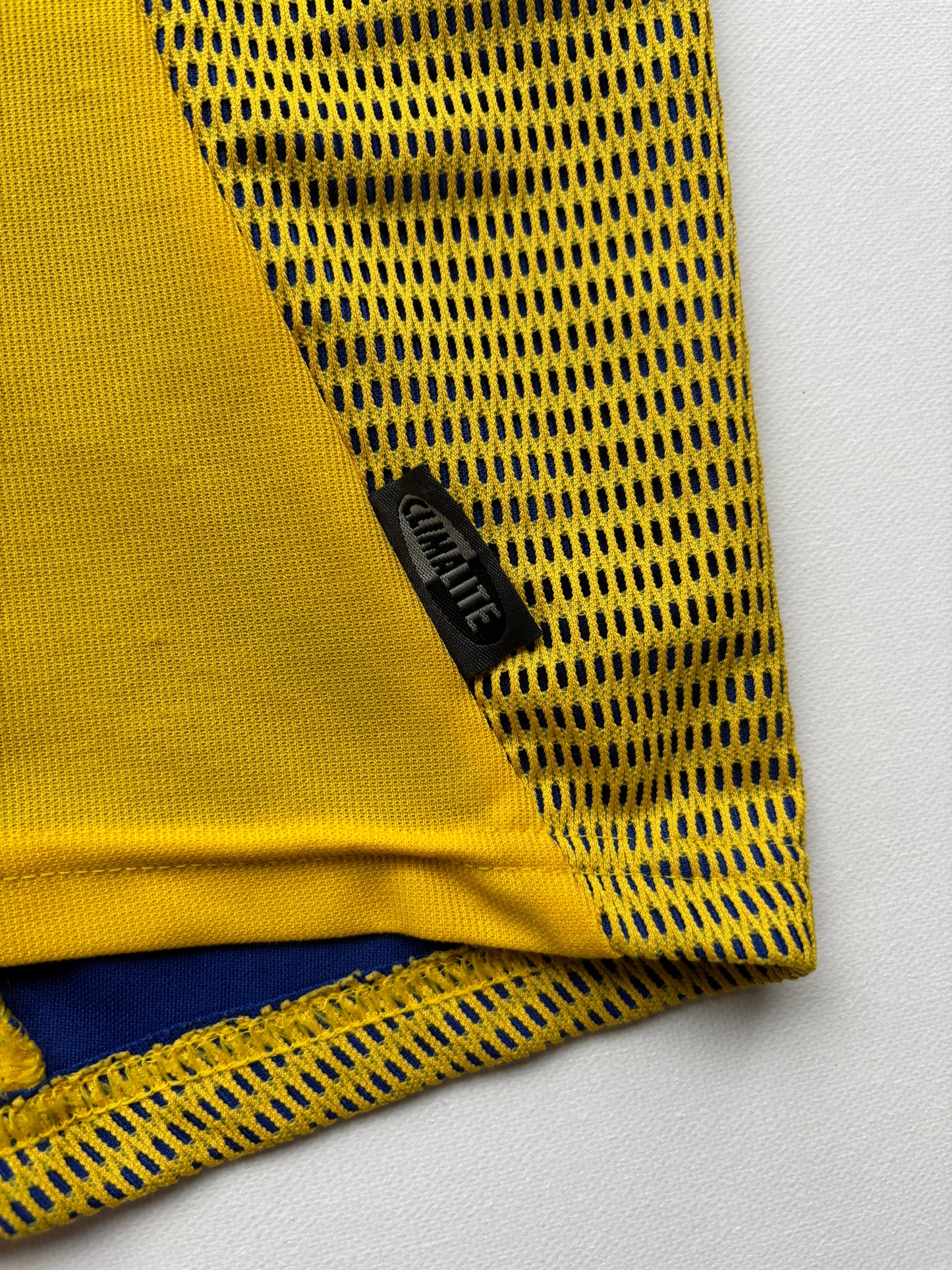 Sweden Home Shirt 2002/03 (L) Larsson 11