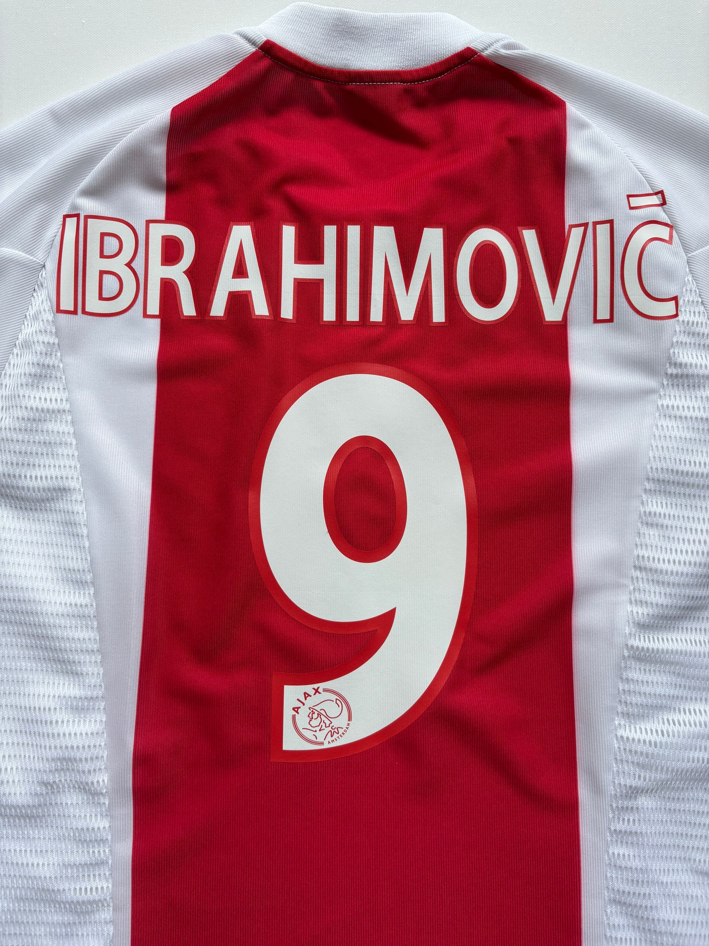Ajax Home Shirt 2002/03 (L) Ibrahimovic 9