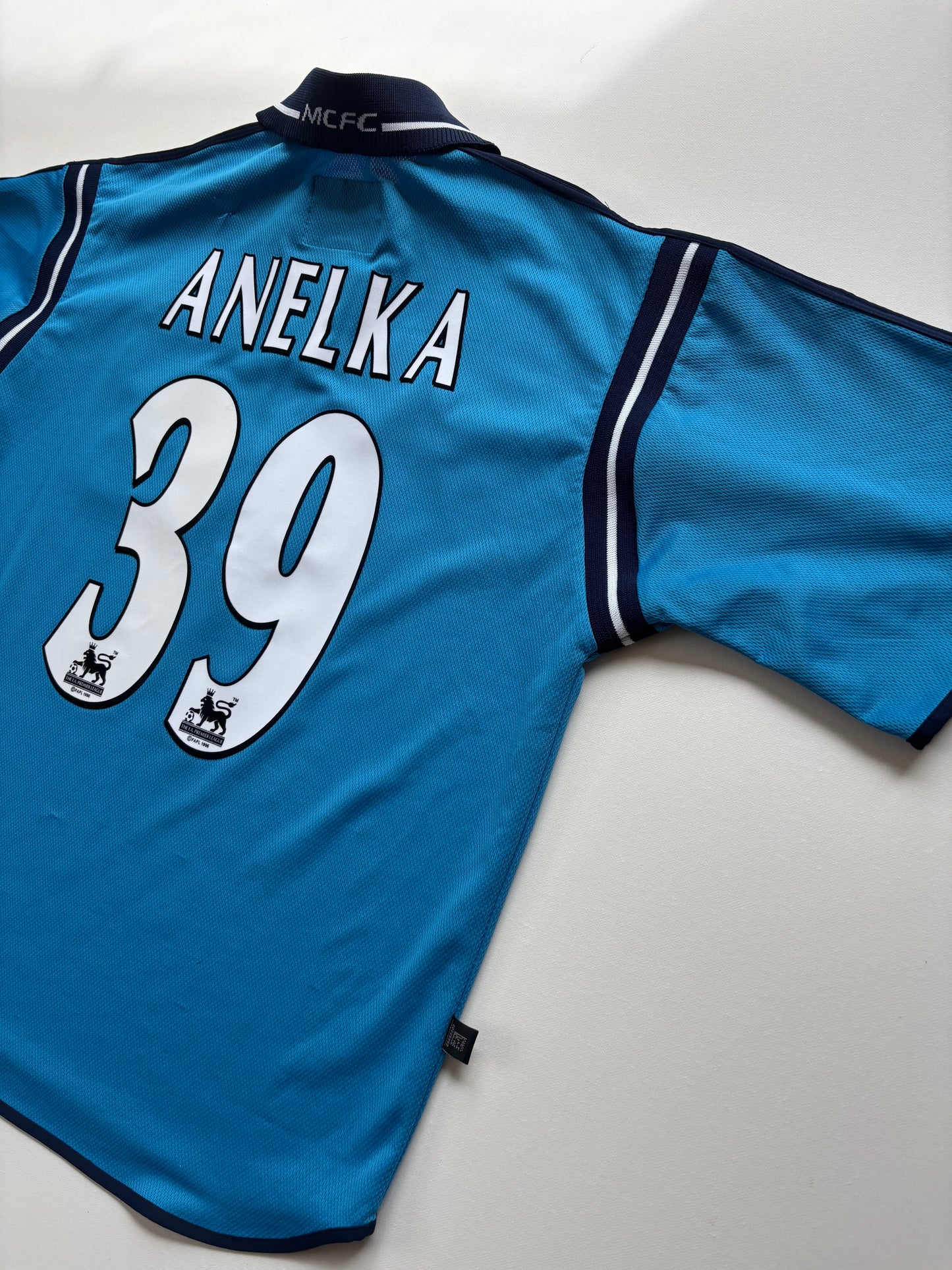 Manchester City Home Shirt 2002/03 (M) Anelka 39