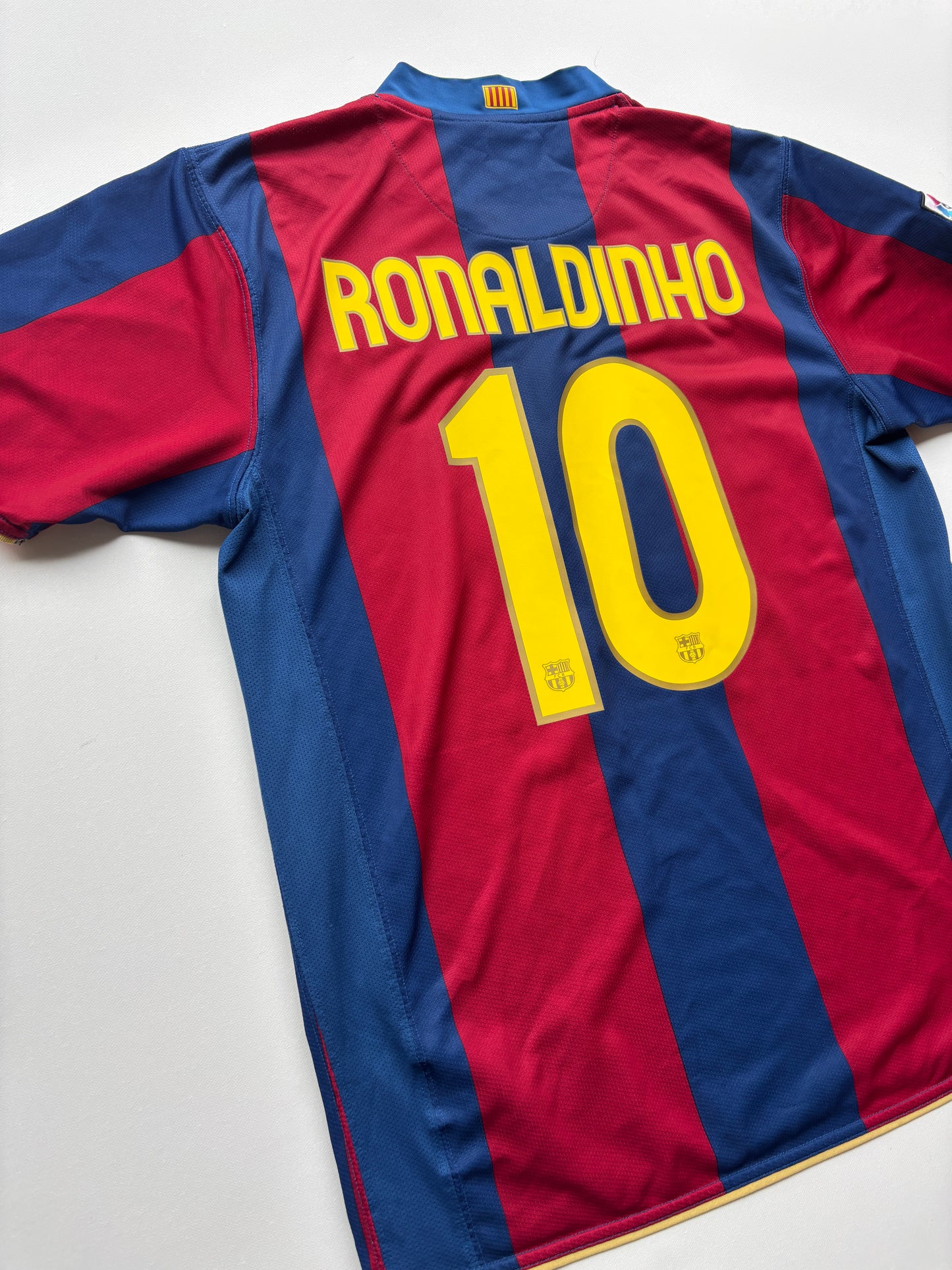 Barcelona Home Shirt 2007/08 (M) Ronaldinho 10