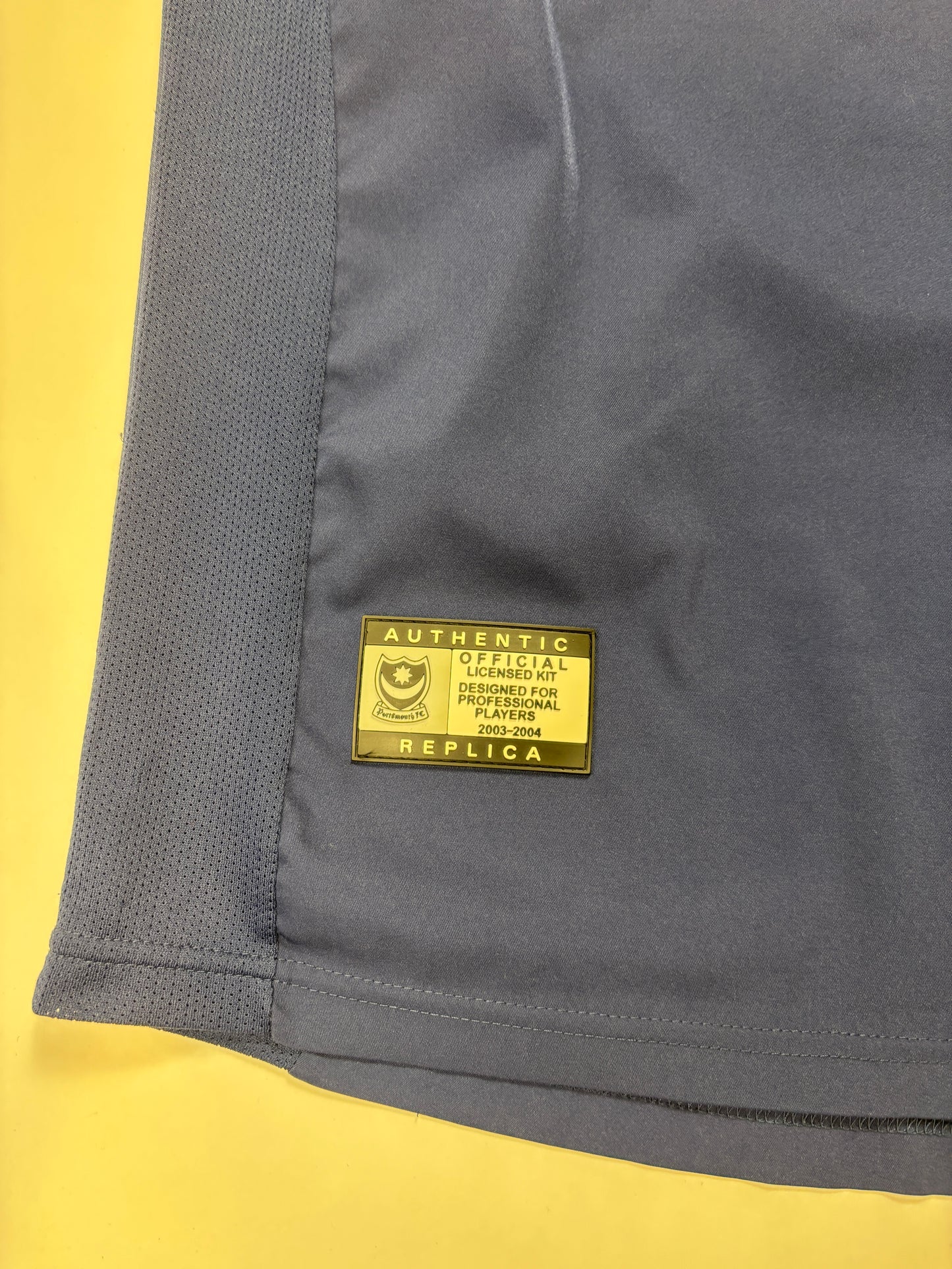 Portsmouth Away Shirt 2003/04 (XL) Yakubu 20