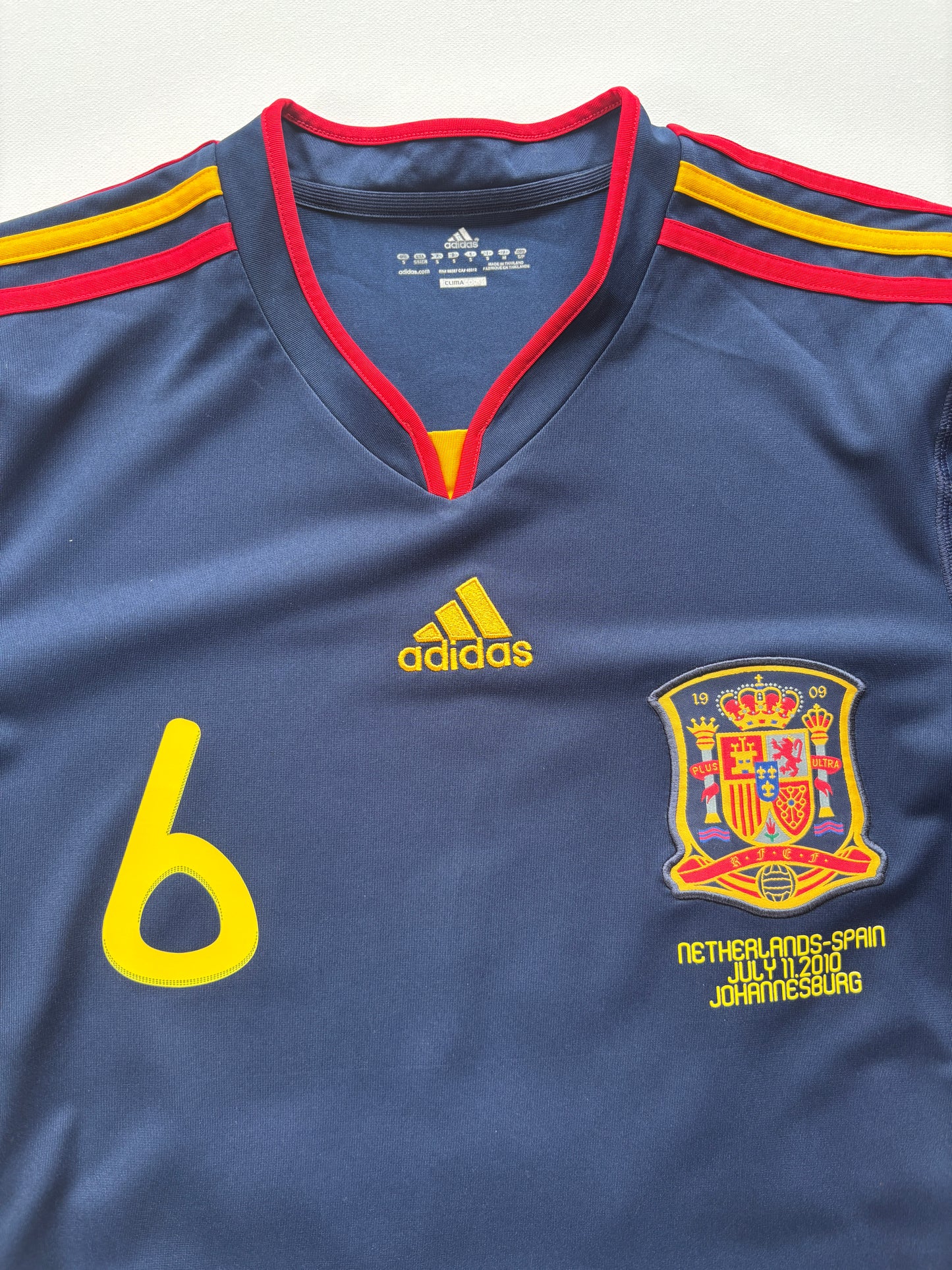 Spain Away Shirt 2010/11 (S) A. Iniesta 6