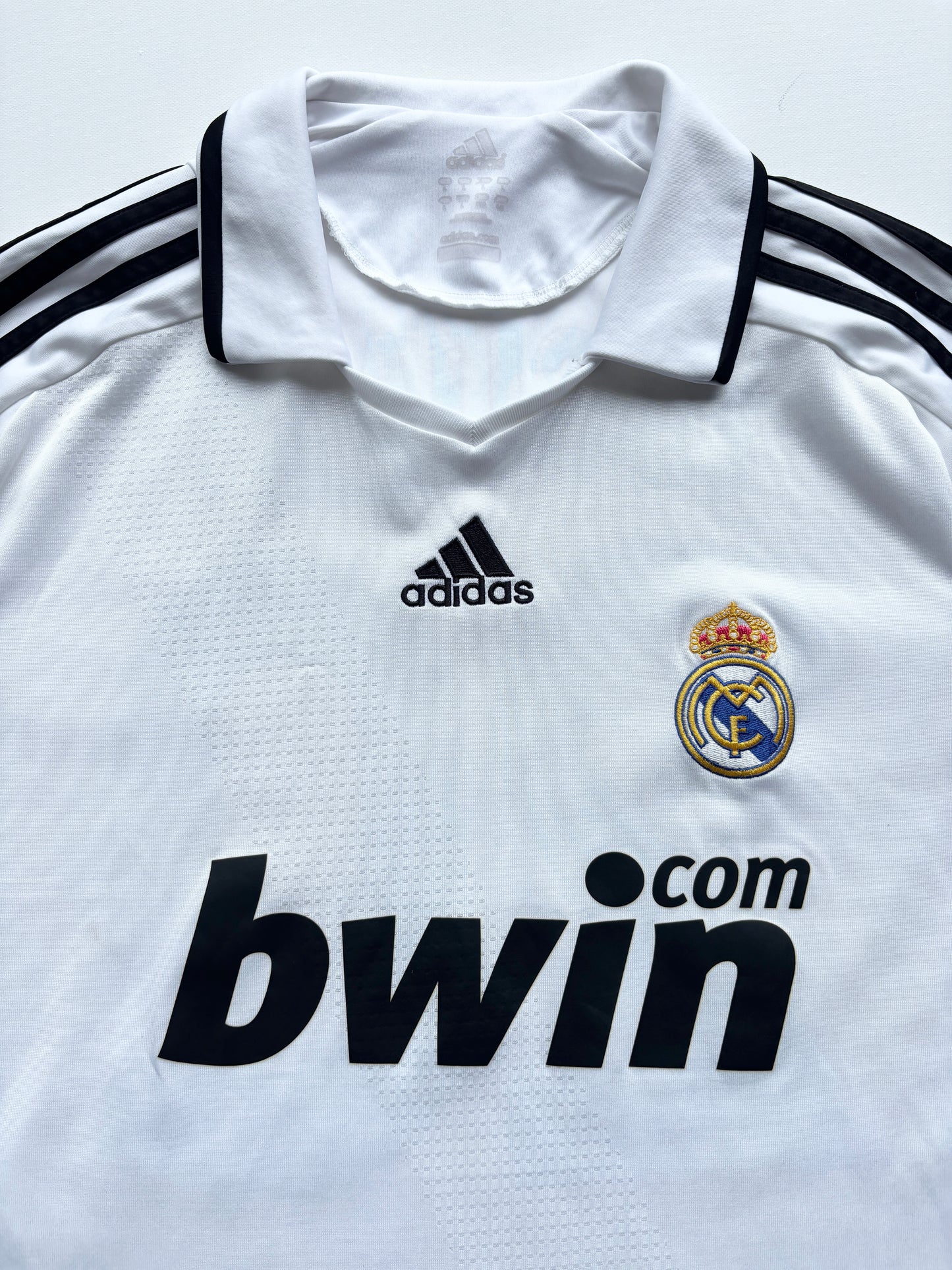 Real Madrid Home Shirt 2008/09 (L) Higuain 20