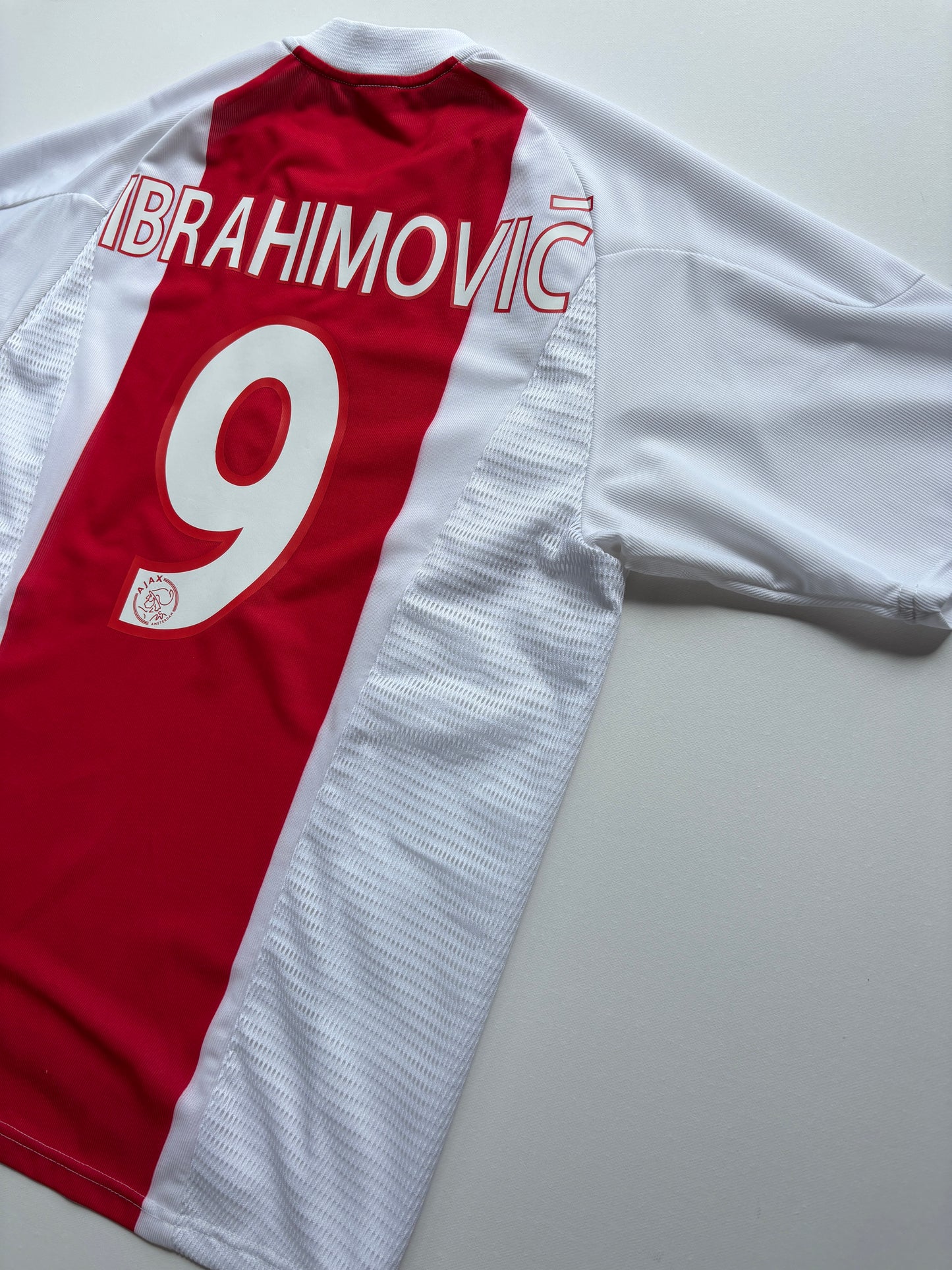 Ajax Home Shirt 2002/03 (L) Ibrahimovic 9