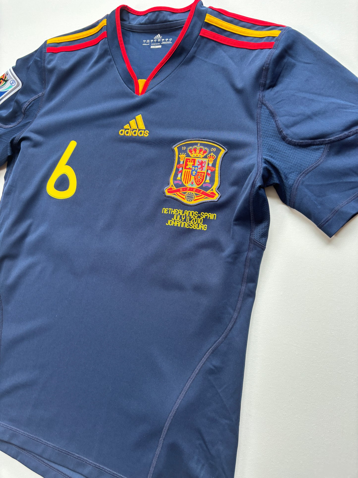 Spain Away Shirt 2010/11 (S) A. Iniesta 6