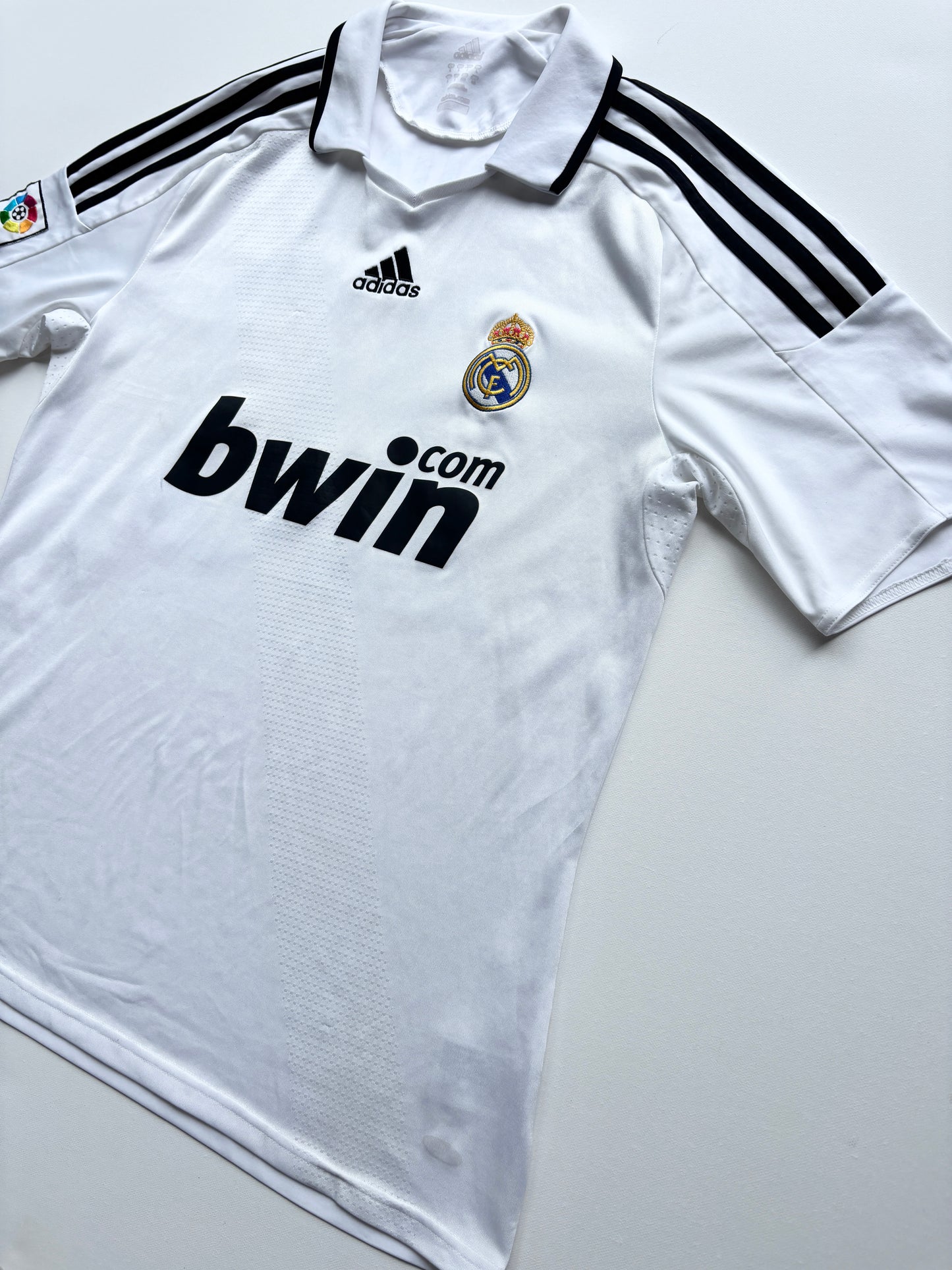 Real Madrid Home Shirt 2008/09 (L) Higuain 20