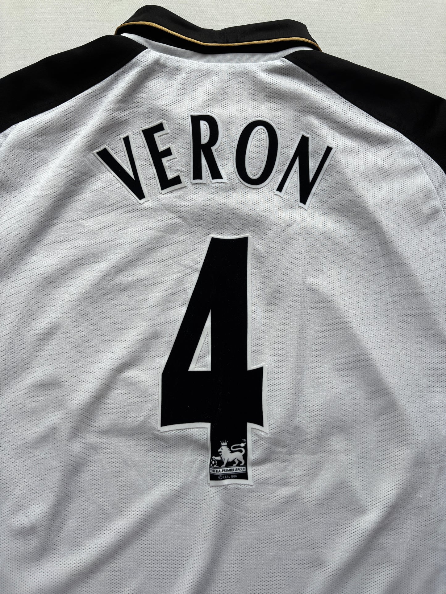 Manchester United Centenary Away Shirt 2001/02 (XL) Veron 4
