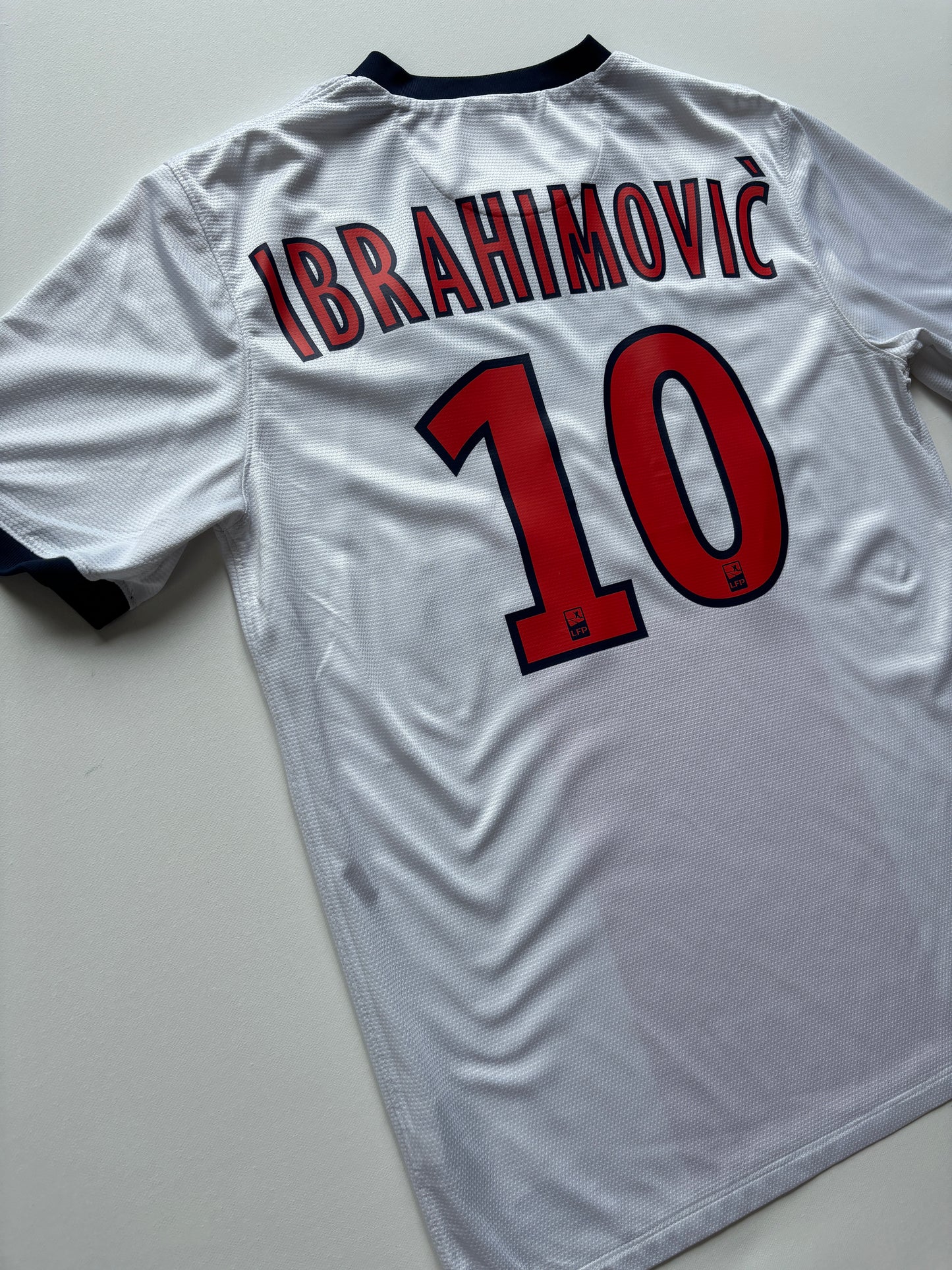 PSG Away Shirt 2013/14 (M) Ibrahimovic 10