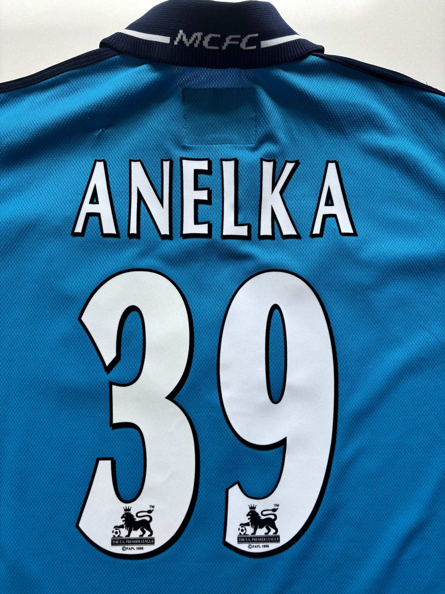 Manchester City Home Shirt 2002/03 (M) Anelka 39