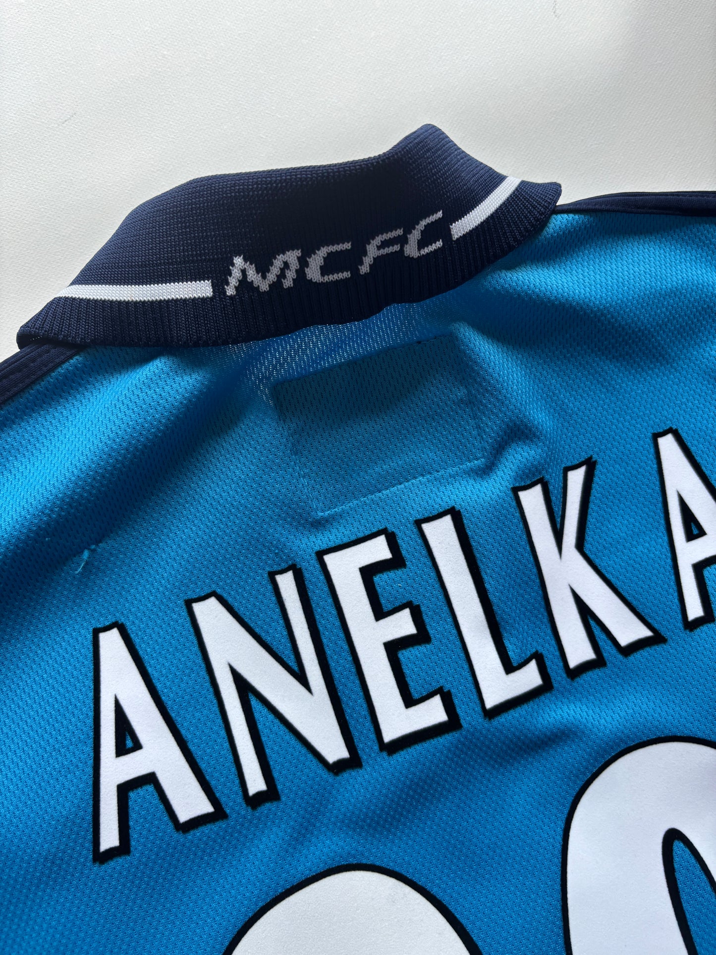 Manchester City Home Shirt 2002/03 (M) Anelka 39