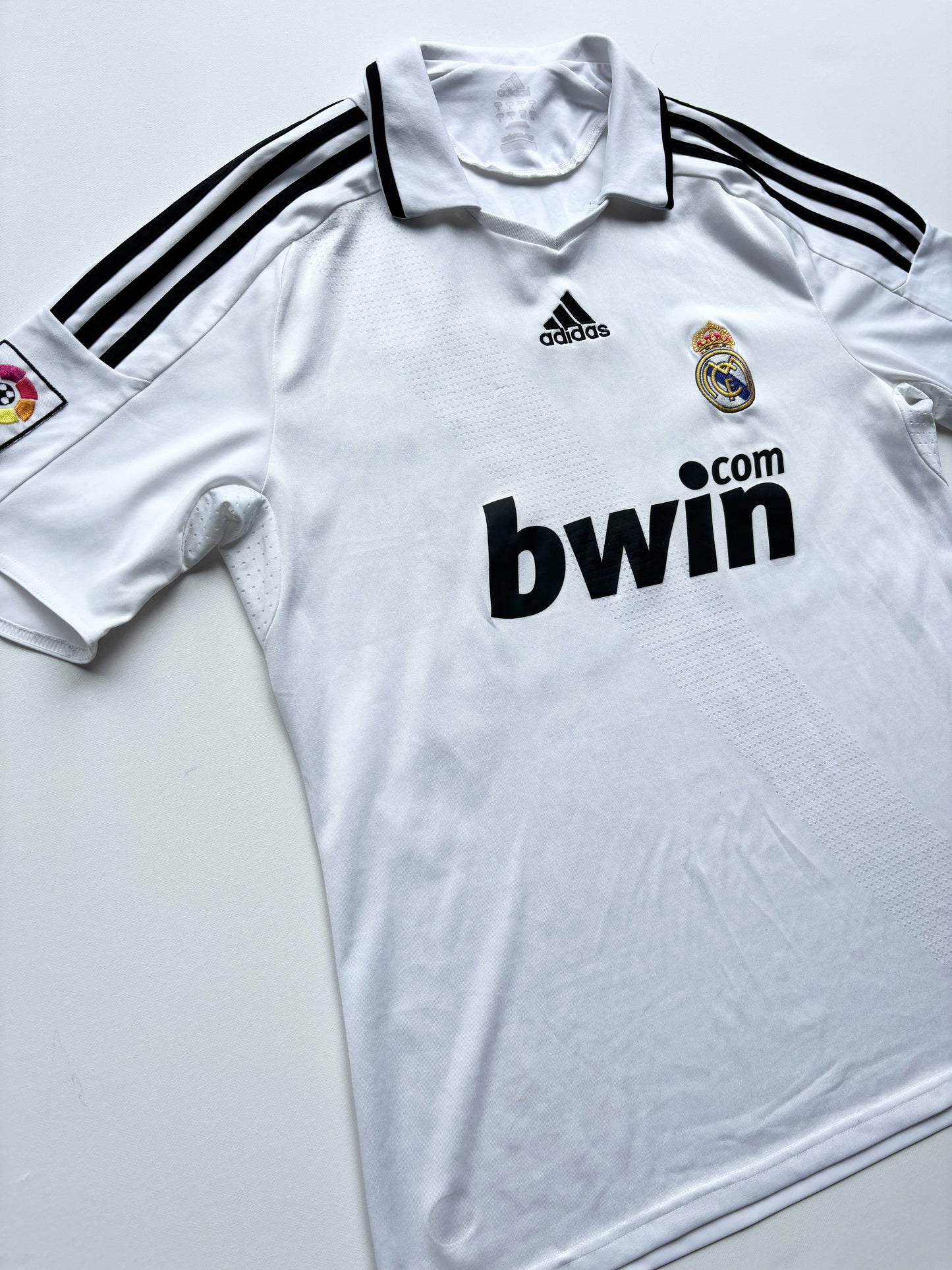 Real Madrid Home Shirt 2008/09 (L) Higuain 20
