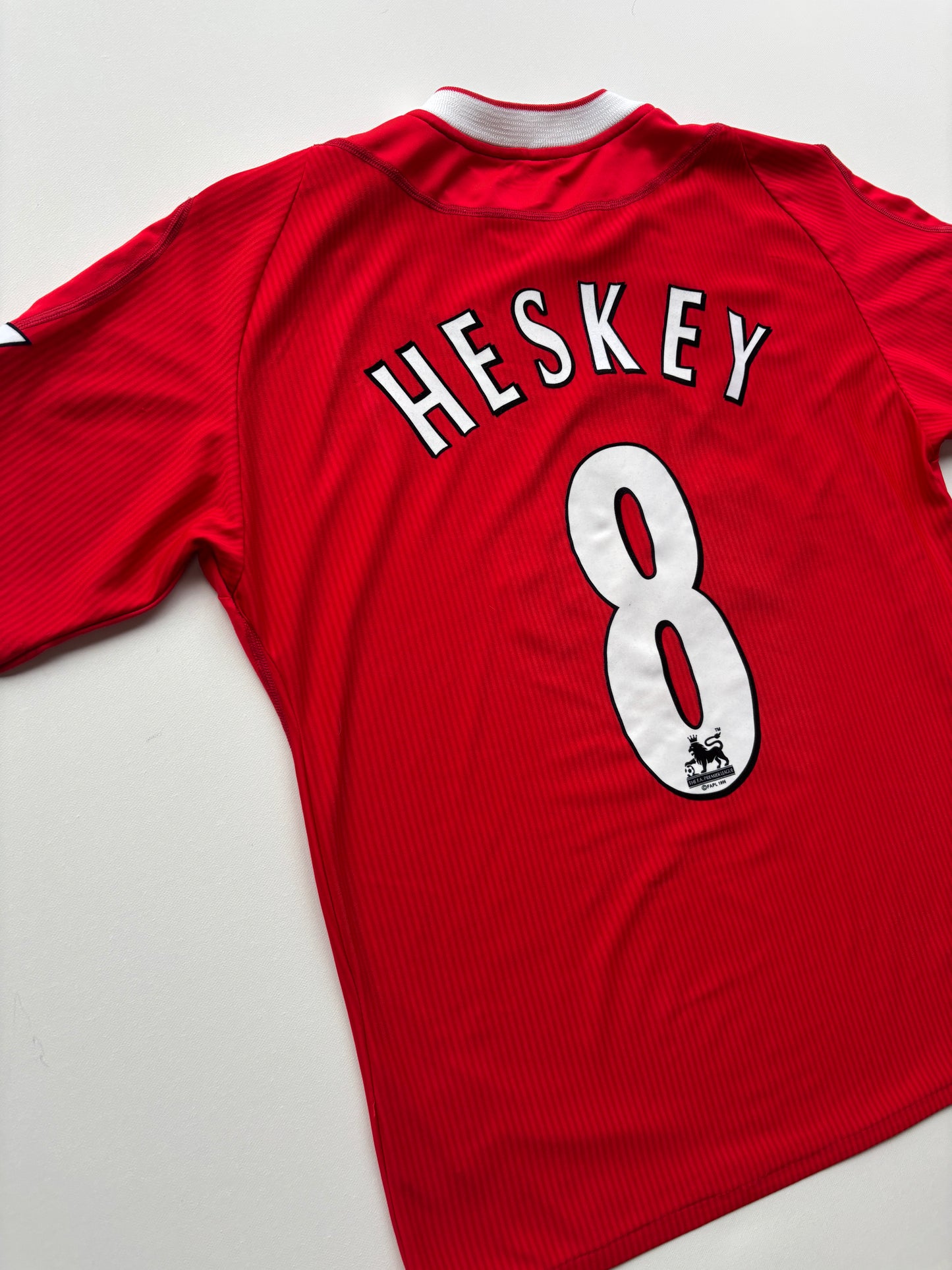 Liverpool Home Shirt 2003/04 (L) Heskey 8