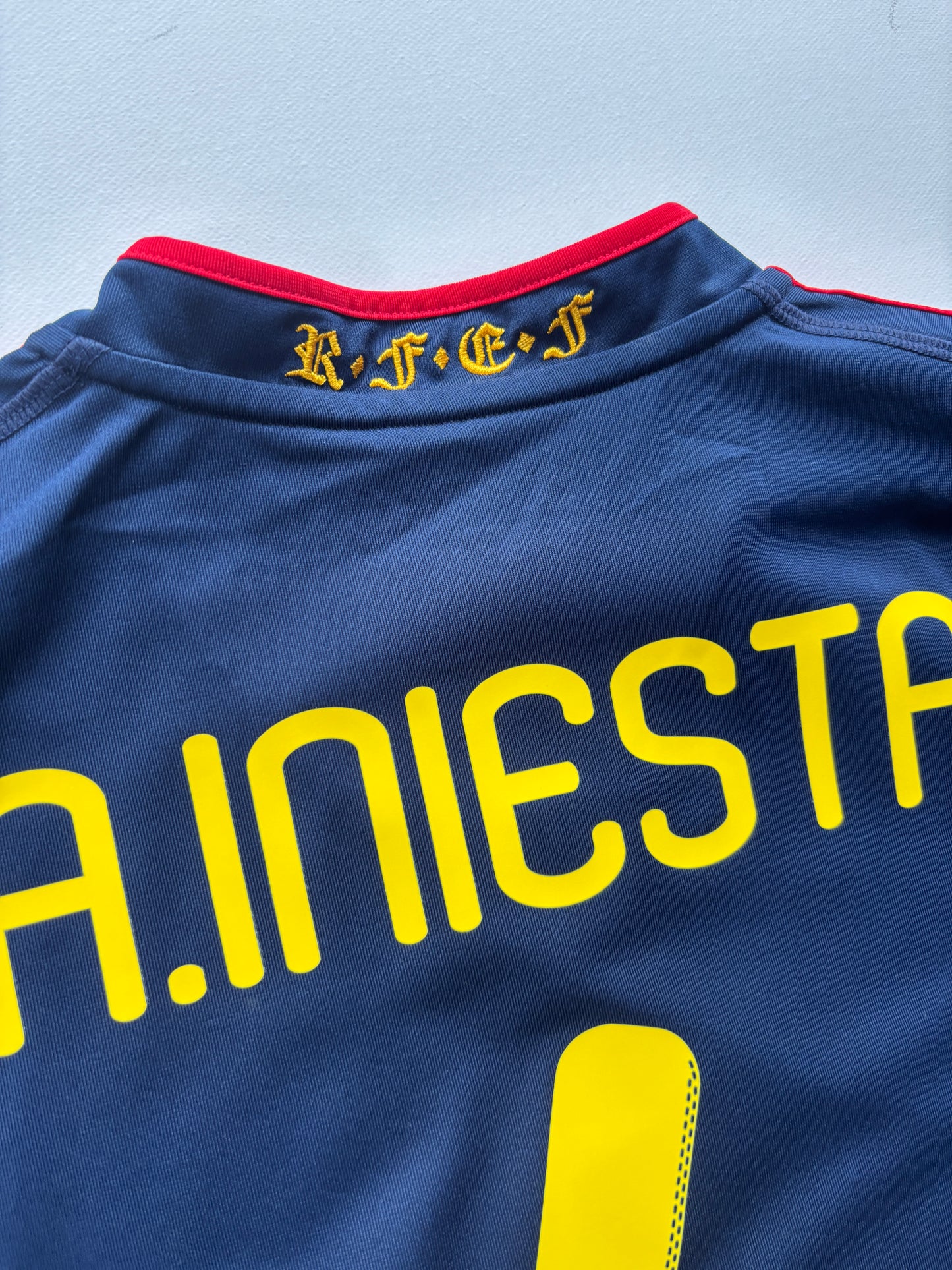 Spain Away Shirt 2010/11 (S) A. Iniesta 6