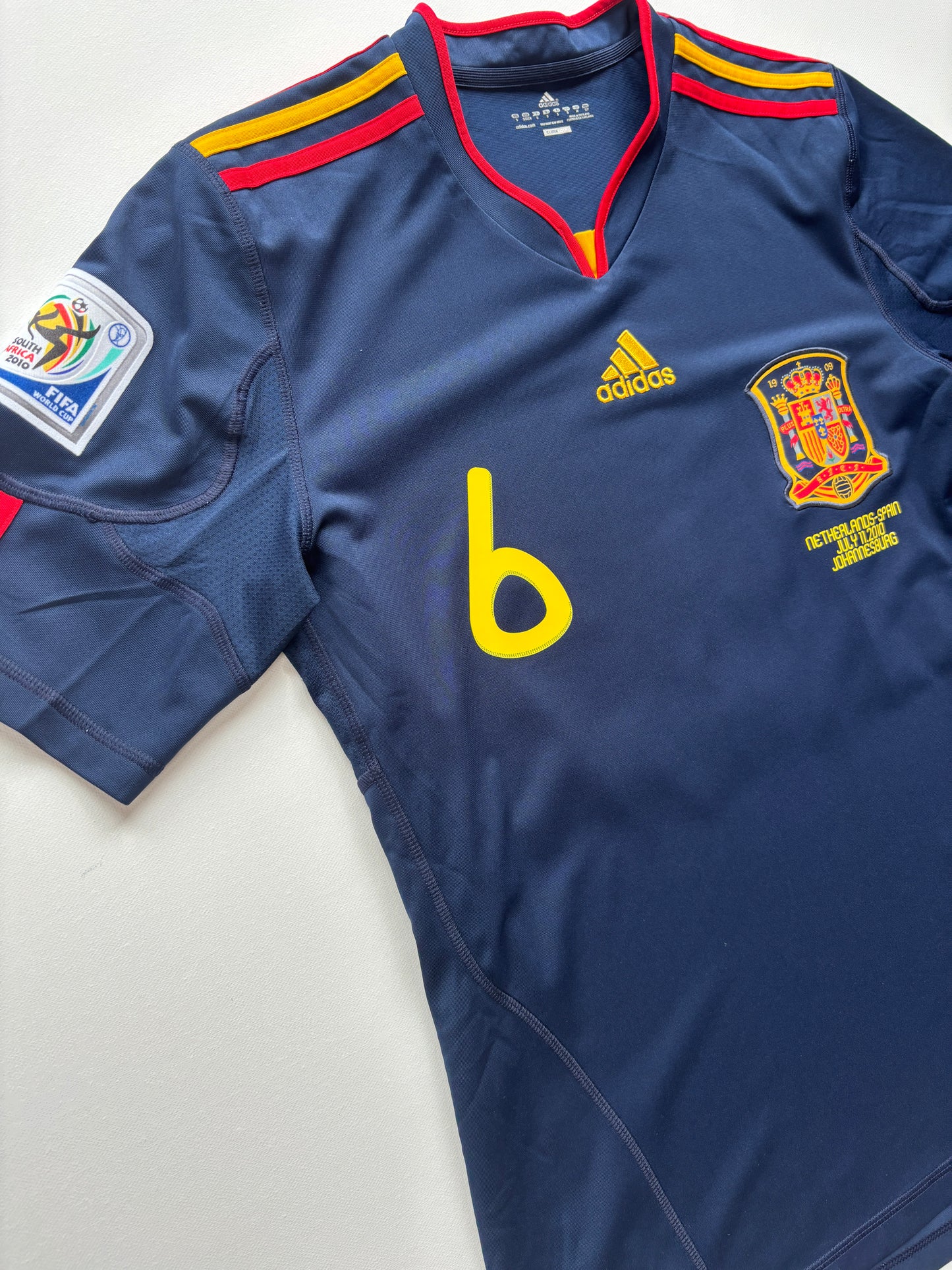 Spain Away Shirt 2010/11 (S) A. Iniesta 6