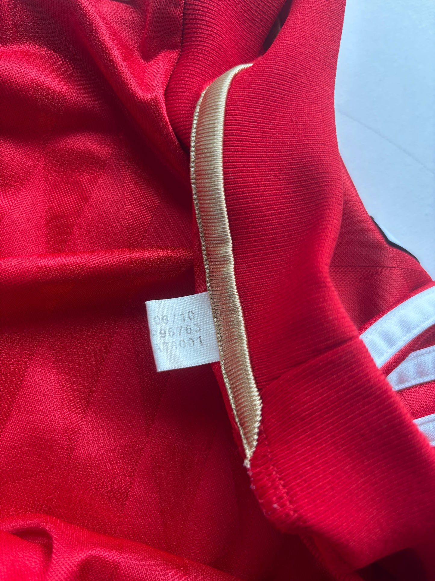 Liverpool Home Shirt 2010/12 (XL) Suarez 7