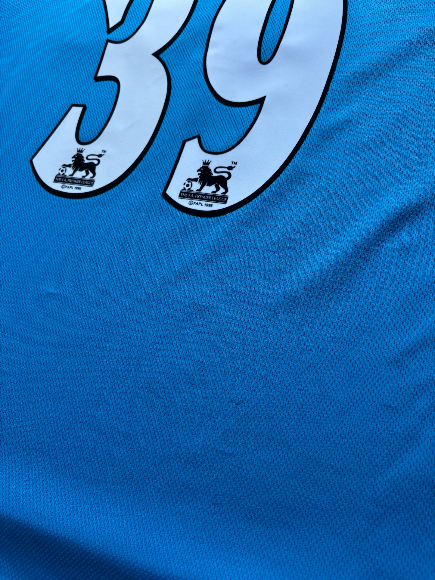 Manchester City Home Shirt 2002/03 (M) Anelka 39