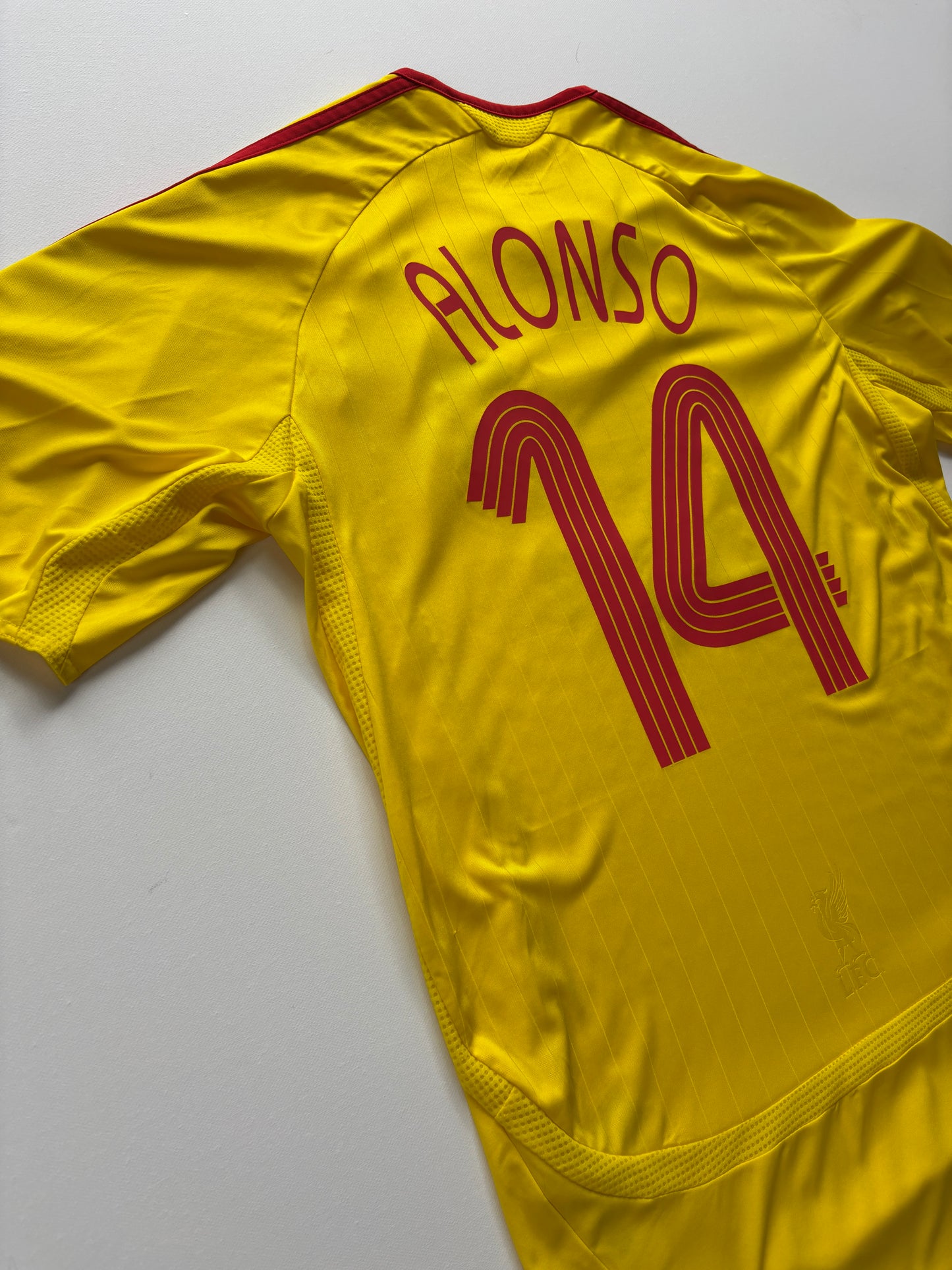 Liverpool Away Shirt 2006/07 (M) Alonso 14