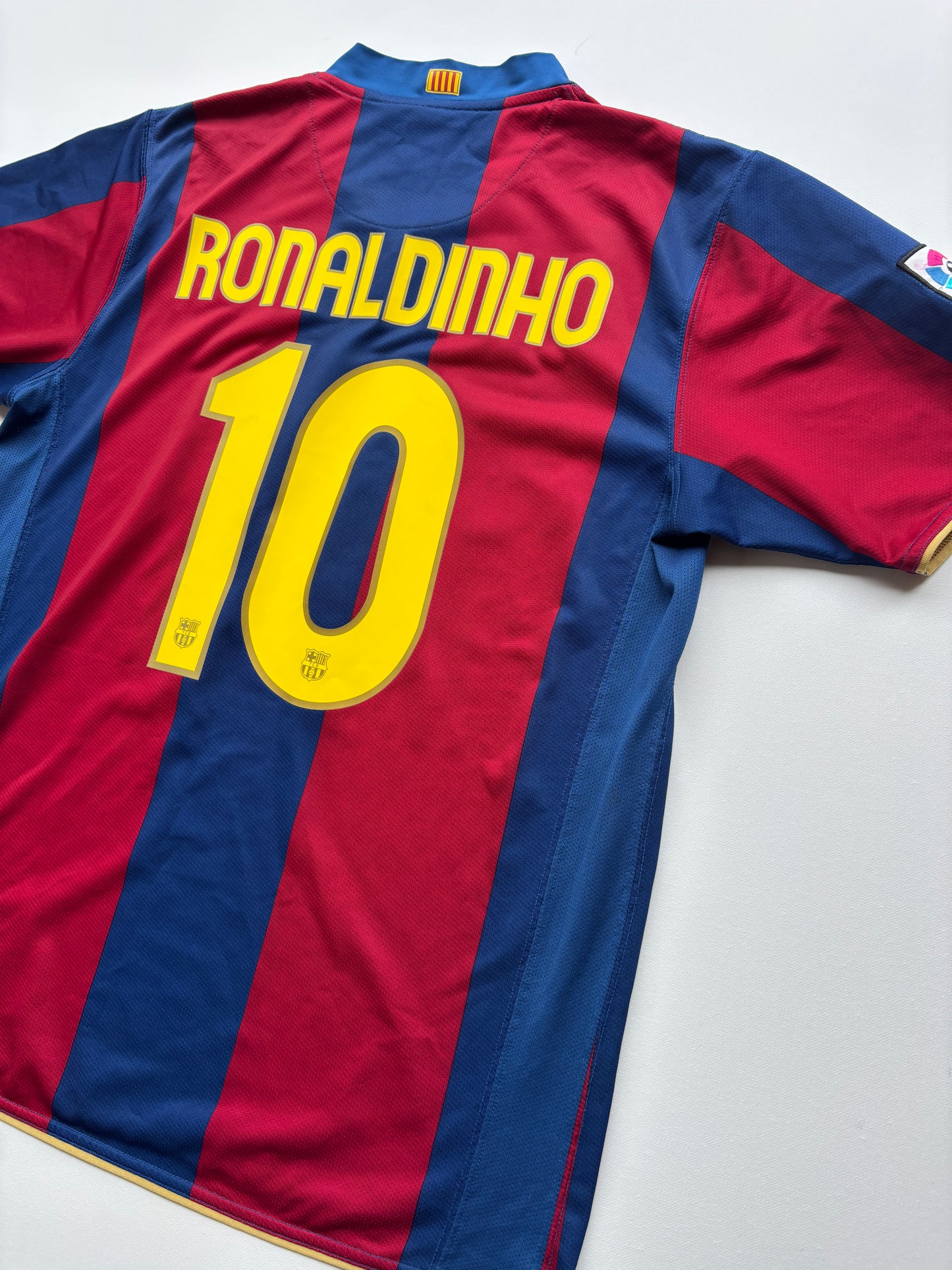 Barcelona Home Shirt 2007/08 (M) Ronaldinho 10
