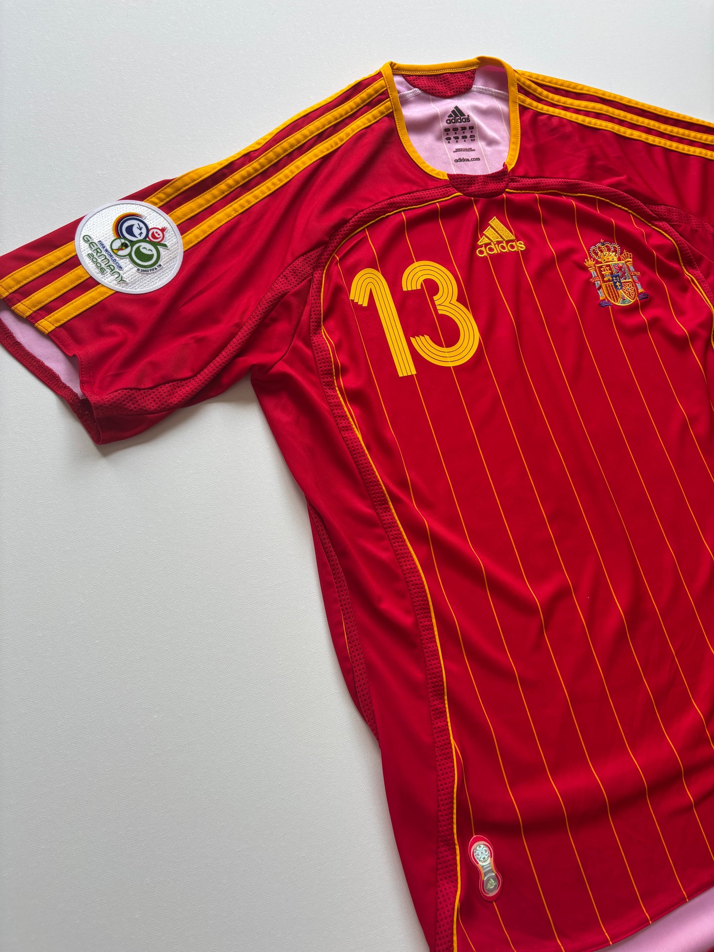 Spain Home Shirt 2006/08 (M) A. Iniesta 13