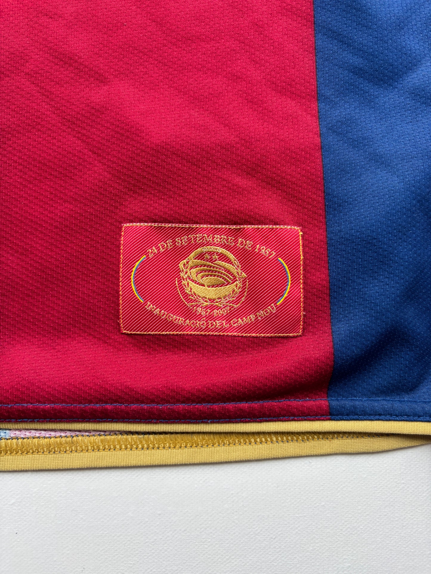 Barcelona Home Shirt 2007/08 (M) Ronaldinho 10