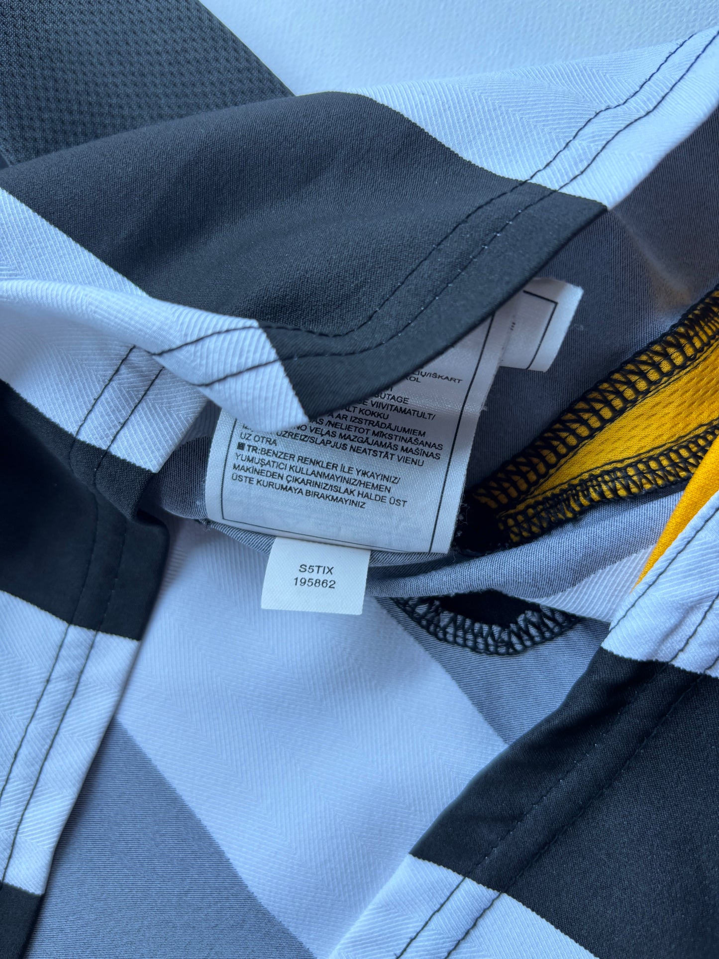 Juventus Home Shirt 2005/06 (M) Thuram 21