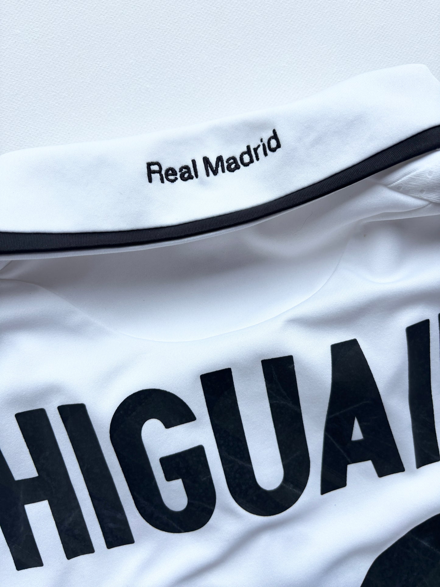 Real Madrid Home Shirt 2008/09 (L) Higuain 20