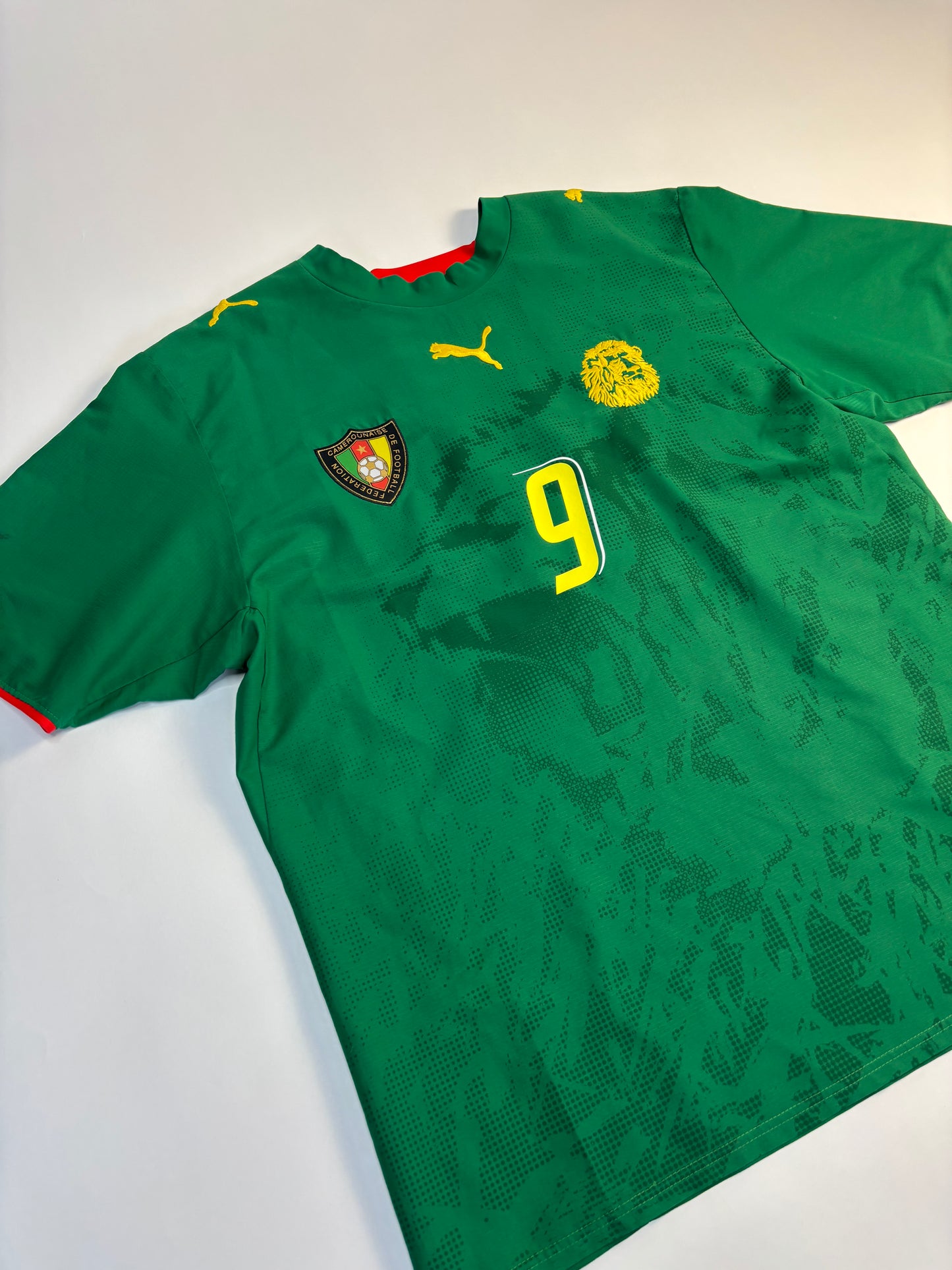Cameroon Home Shirt 2006/08 (L) Eto’o 9
