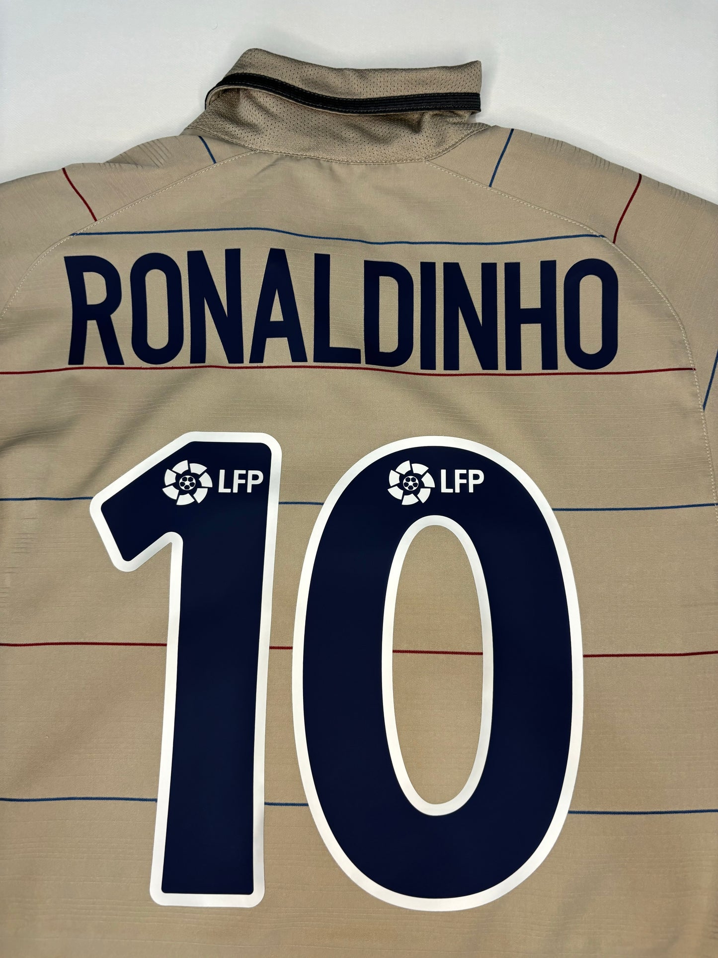 Barcelona Away Shirt 2003/04 (M) Ronaldinho 10