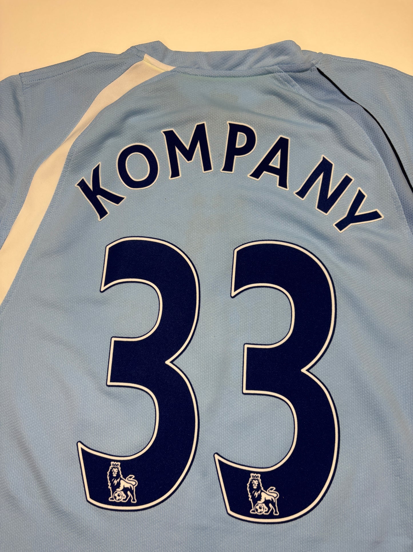 Manchester City Home Shirt 2008/09 (L) Kompany 33