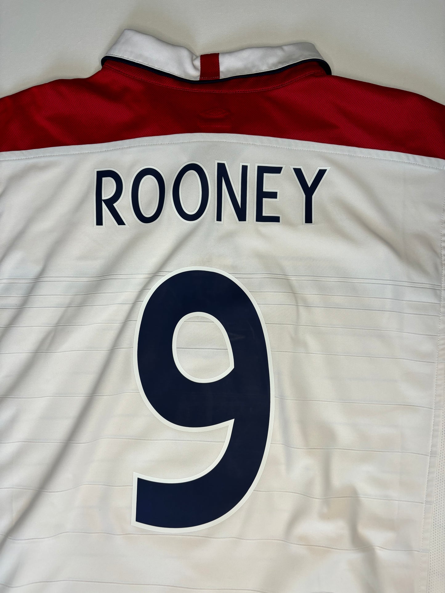 England Home Shirt 2003/05 (L) Rooney 9