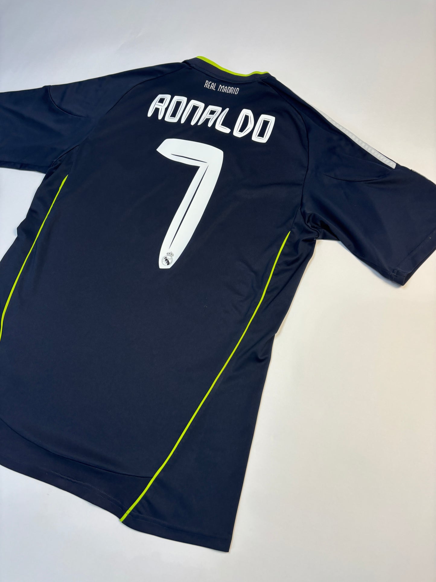 Real Madrid Away Shirt 2010/11 (M) Ronaldo 7