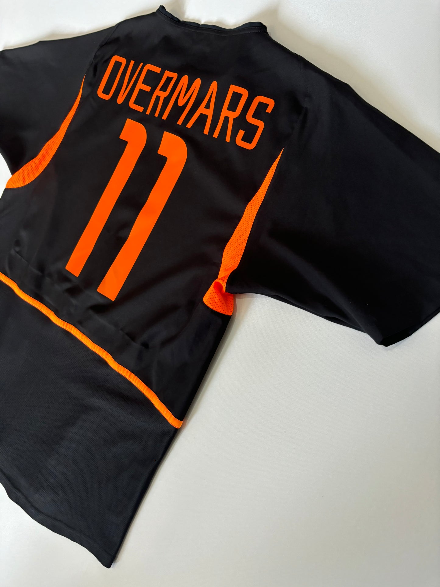 Netherlands Away Shirt 2002/04 (M) Overmars 11