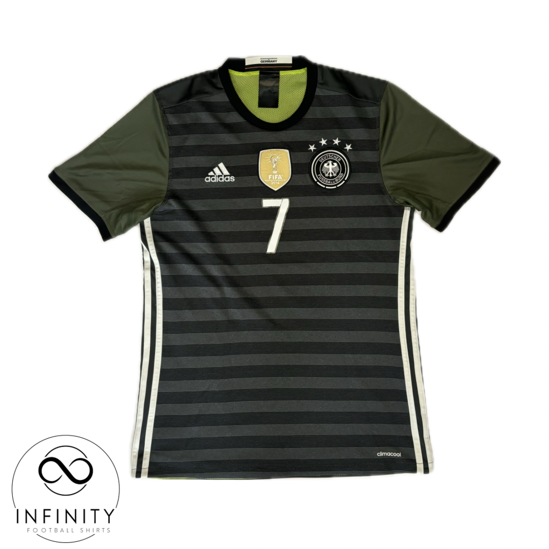 Germany Away Shirt 2015/17 (M) Schweinsteiger 7