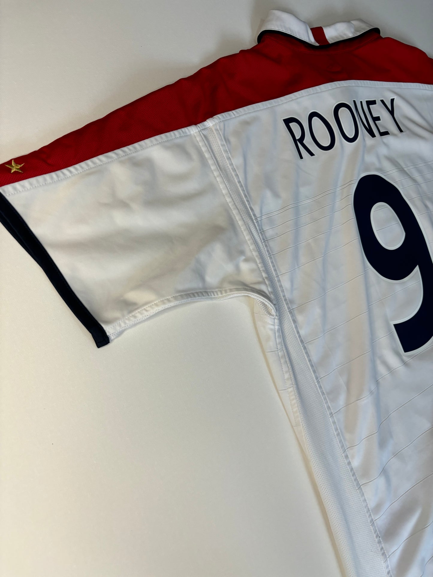 England Home Shirt 2003/05 (L) Rooney 9