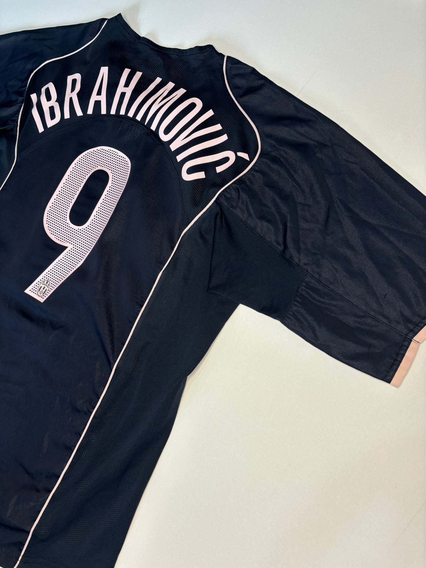 Juventus Third Shirt 2004/05 (L) Ibrahimović 9