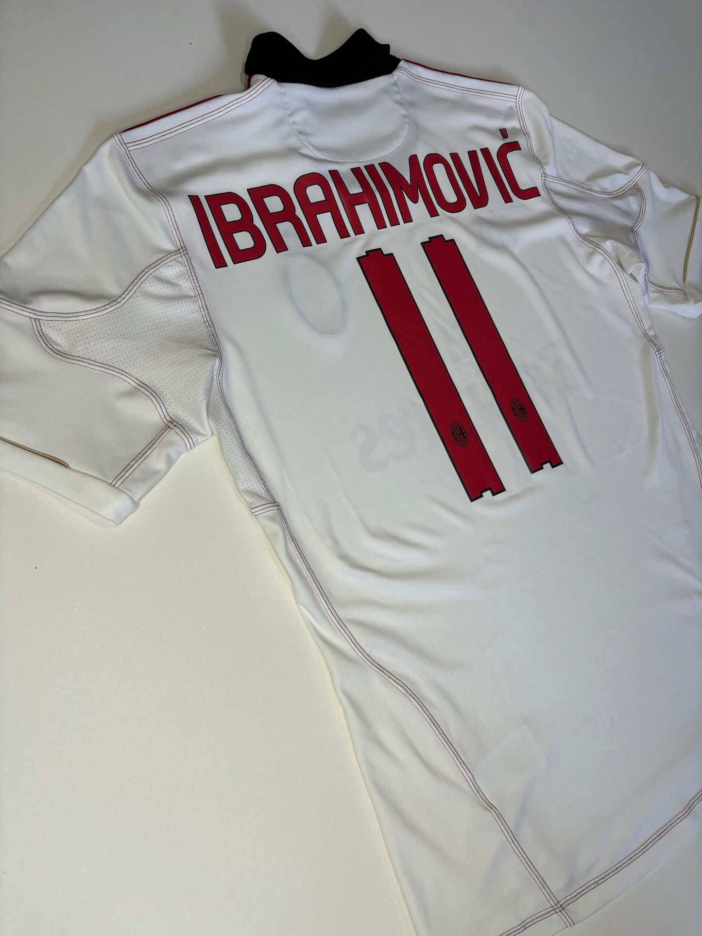 AC Milan Away Shirt 2010/11 (M) Ibrahimovic 11