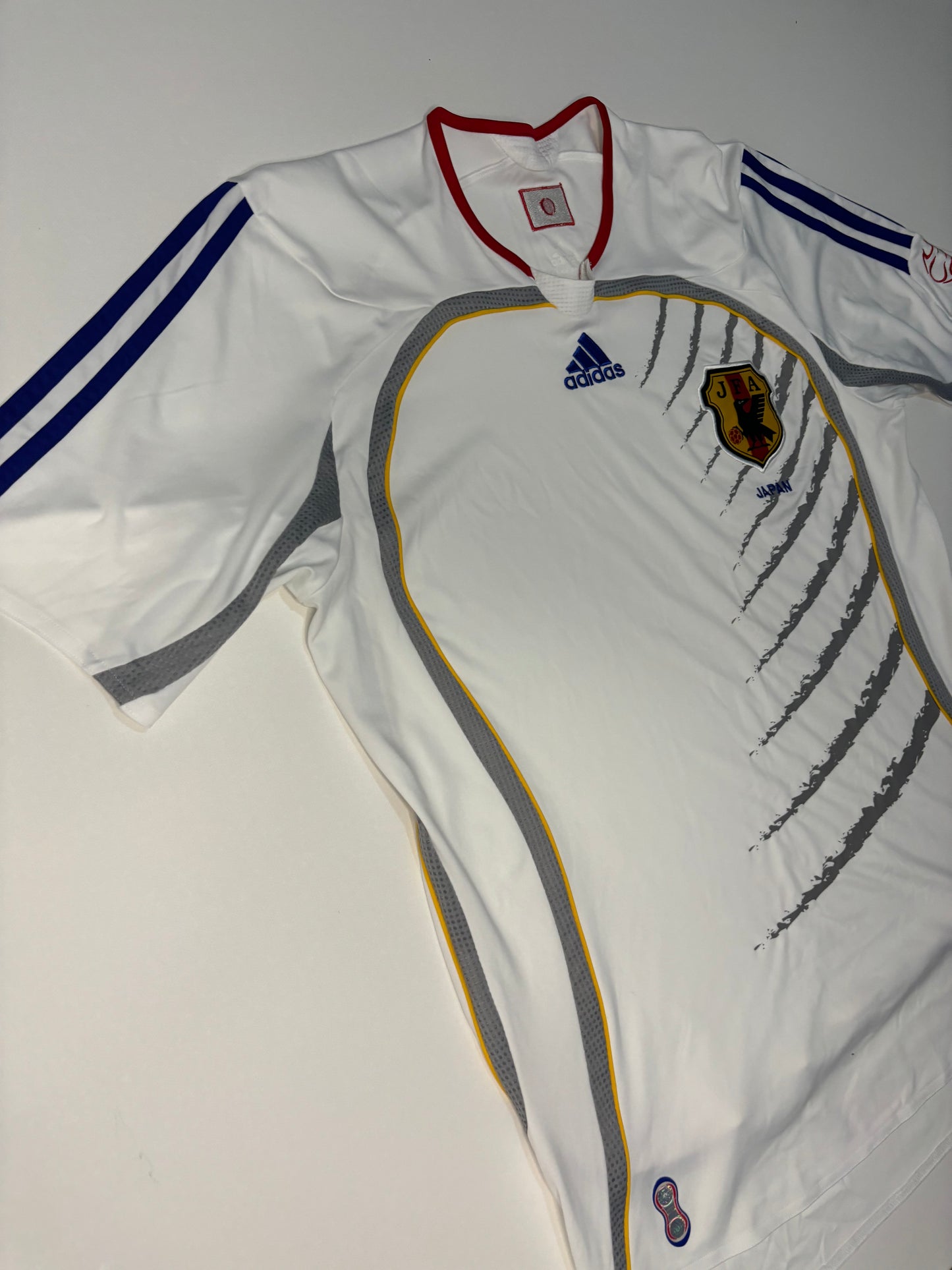 Japan Away Shirt 2006/08 (L)