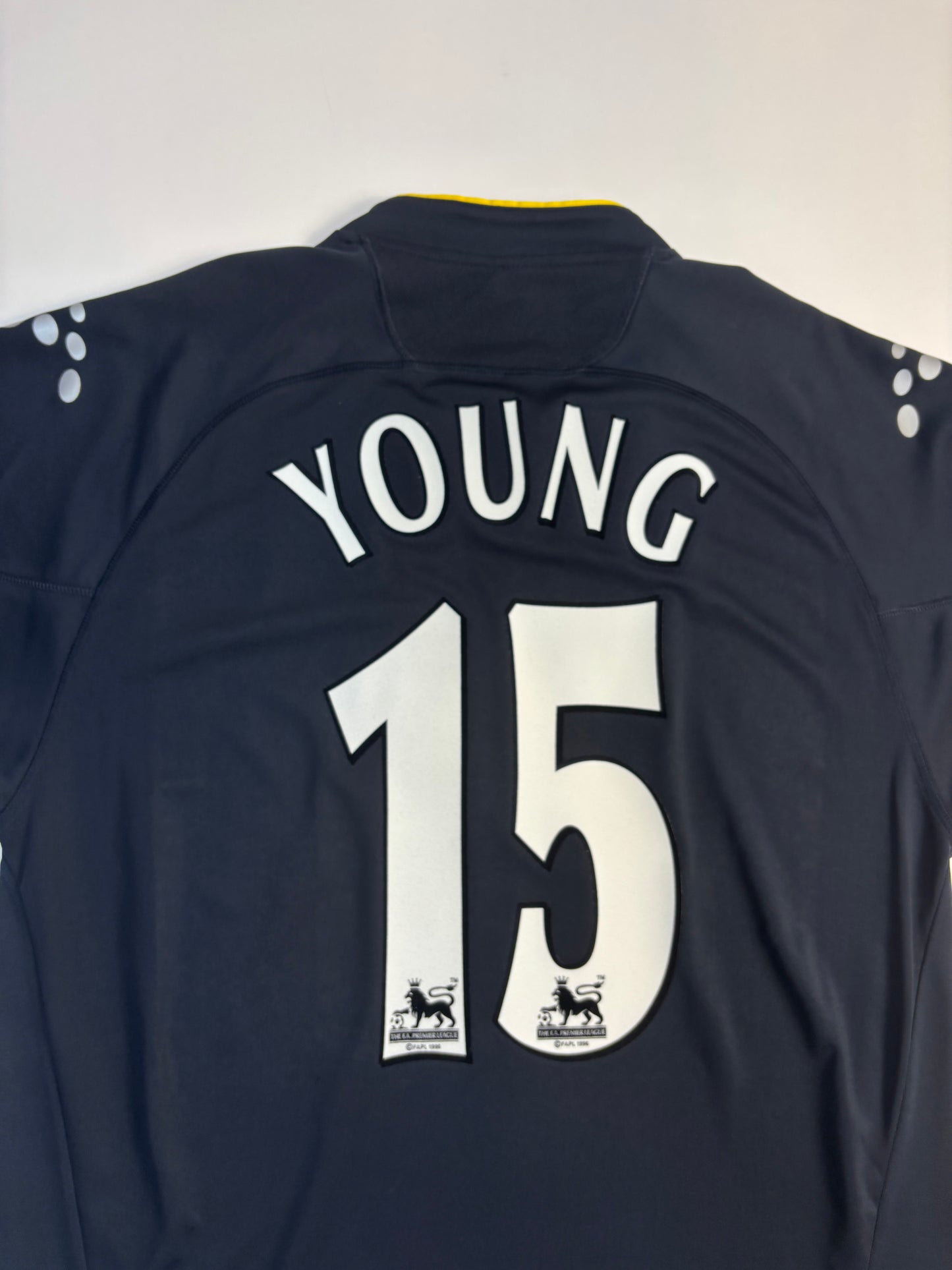 Watford Away Shirt 2006/07 (L) Young 15
