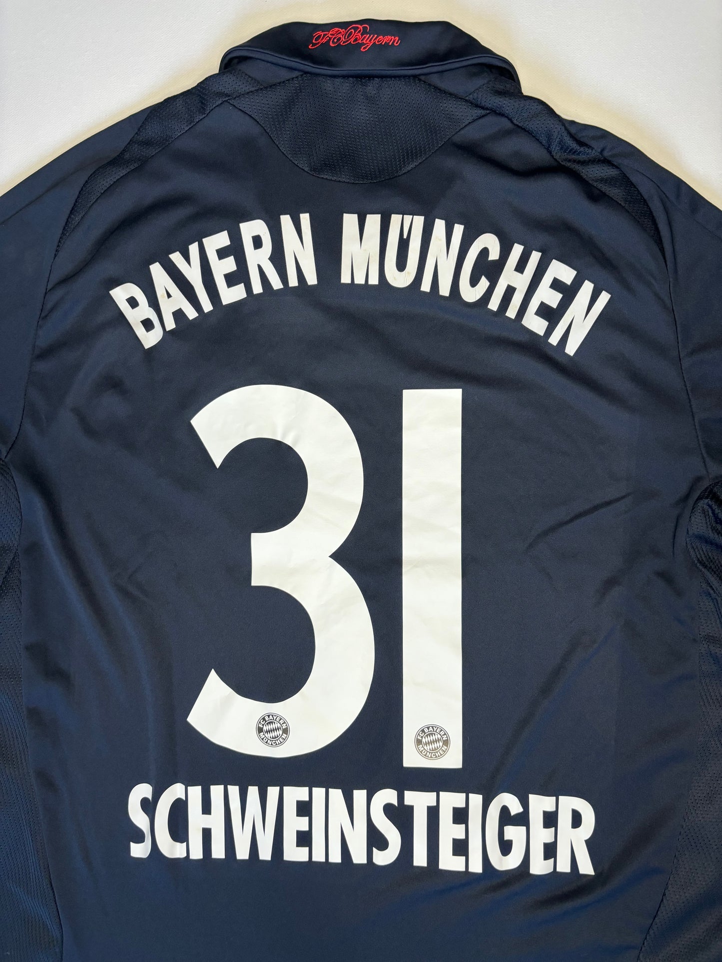 Bayern Munich Away Shirt 2008/09 (M) Schweinsteiger 31