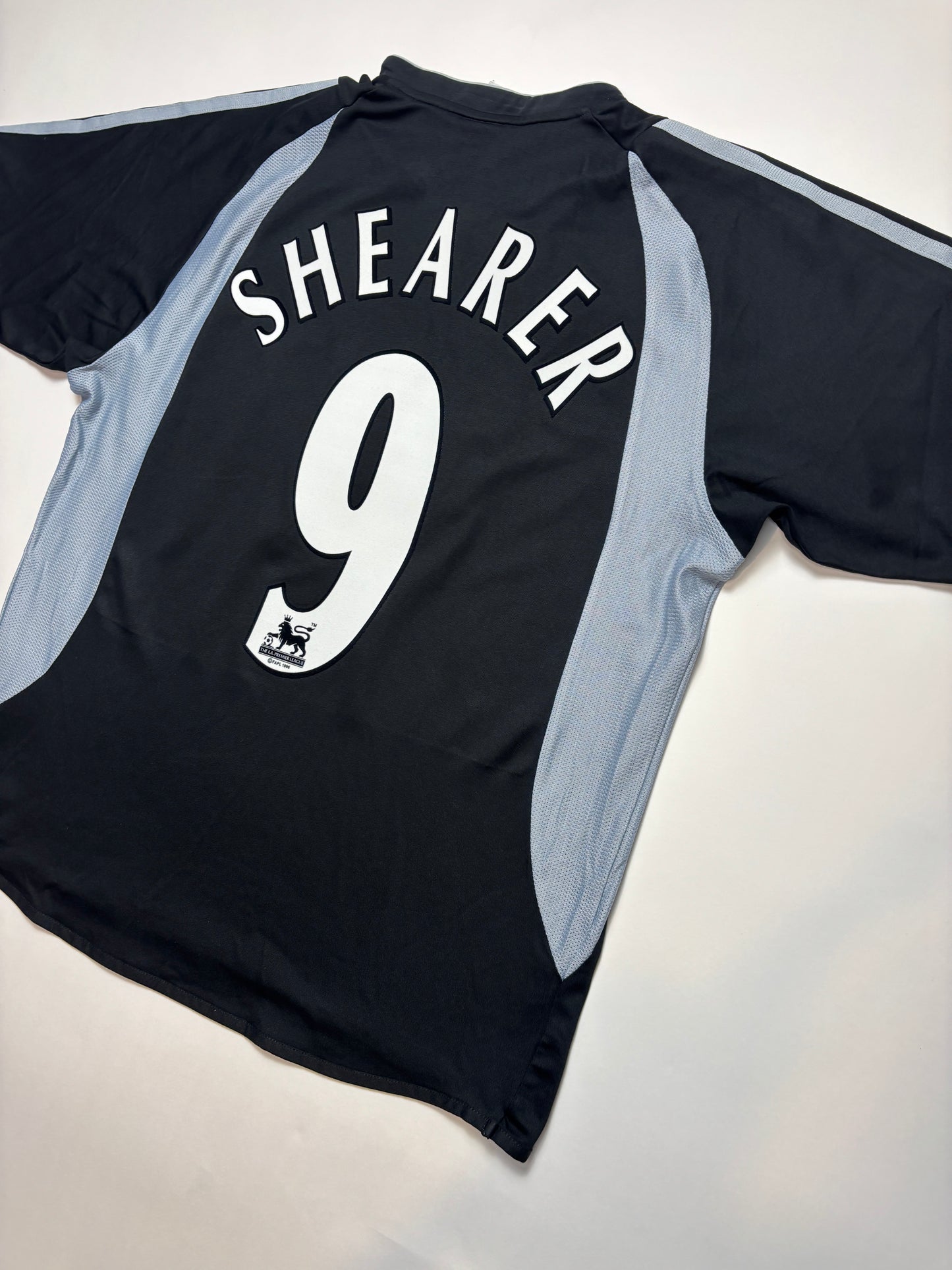 Newcastle United Away Shirt 2003/04 (M) Shearer 9