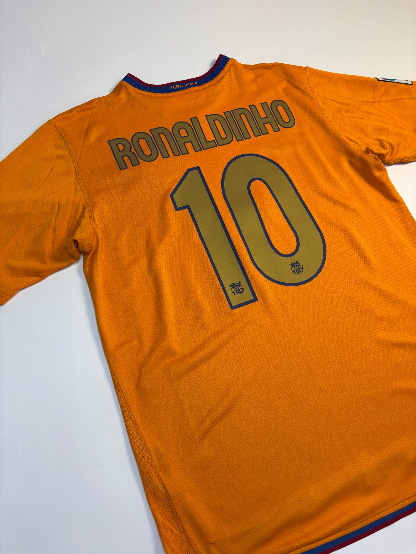 Barcelona Away Shirt 2007/08 (L) Ronaldinho 10