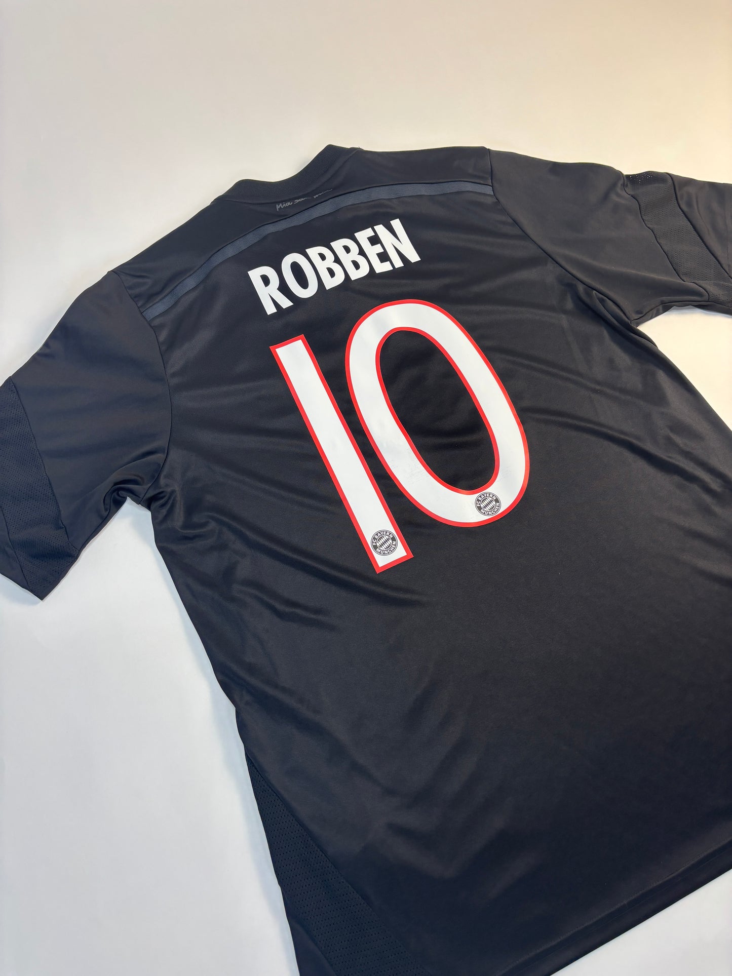Bayern Munich Third Shirt 2014/15 (L) Robben 10