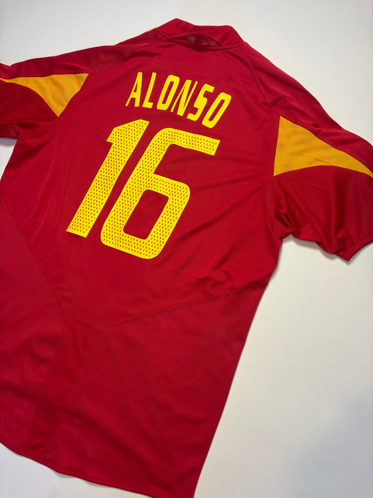 Spain Home Shirt 2004/06 (L) Alonso 16