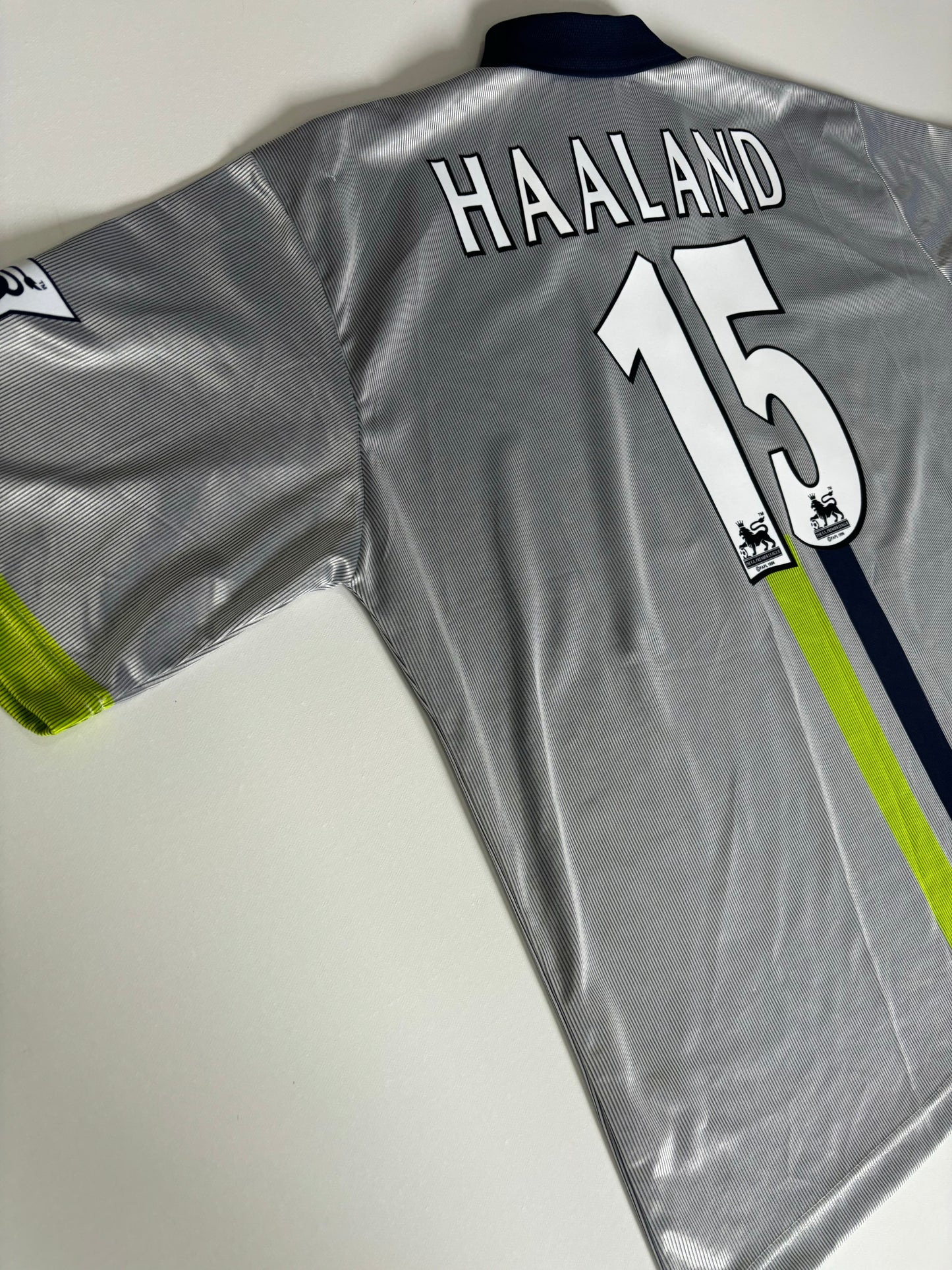 Manchester City Away Shirt 2000/01 (XL) Haaland 15