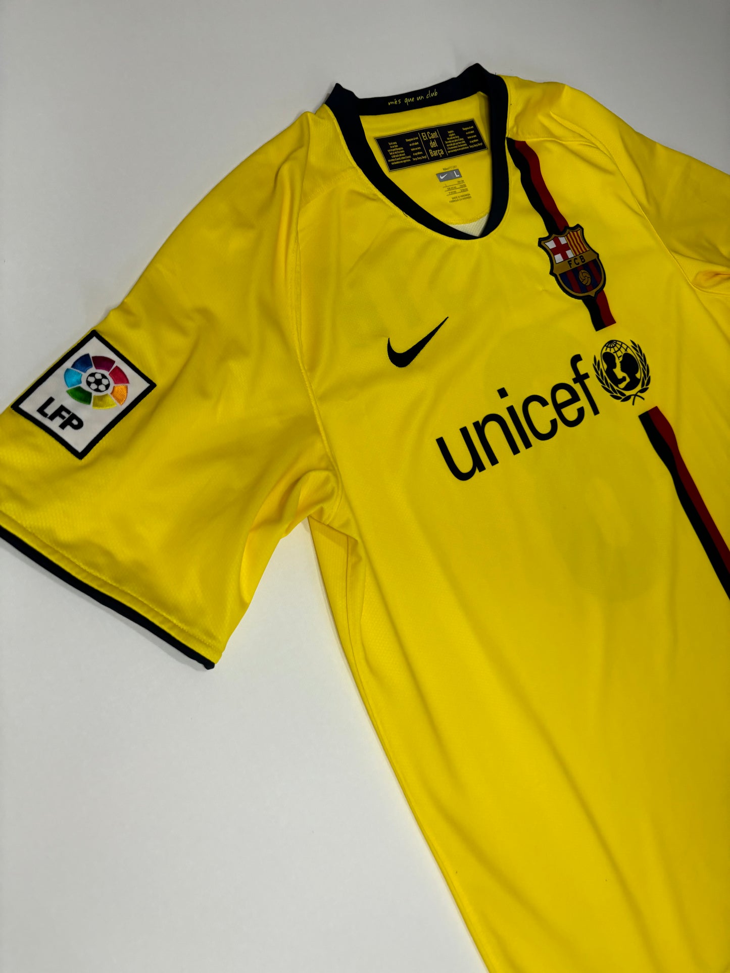 Barcelona Away Shirt 2008/09 (L) Iniesta 8