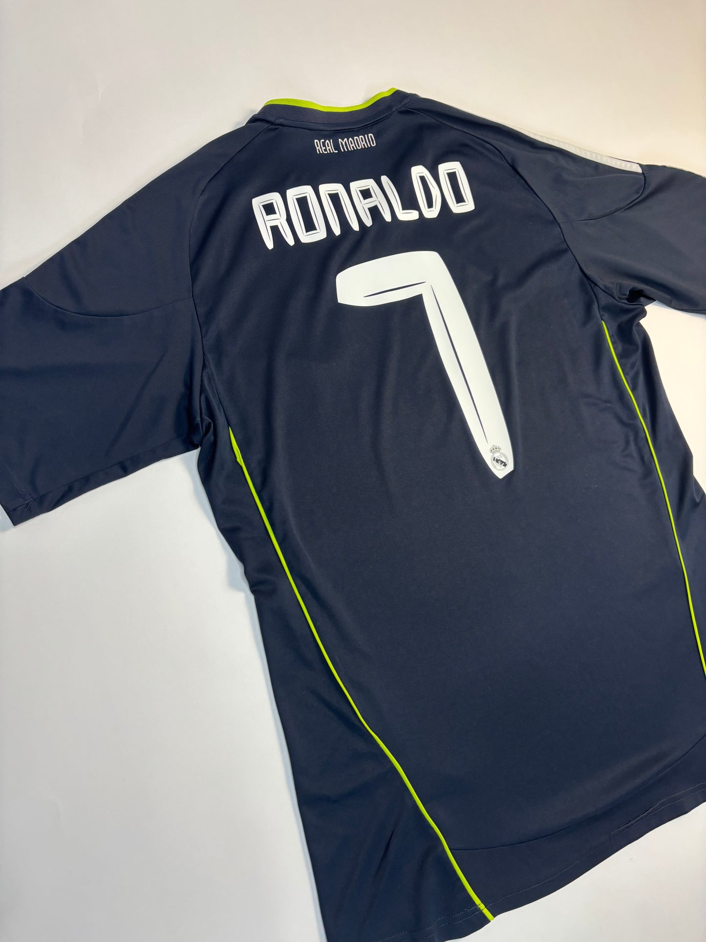 Real Madrid Away Shirt 2010/11 (M) Ronaldo 7