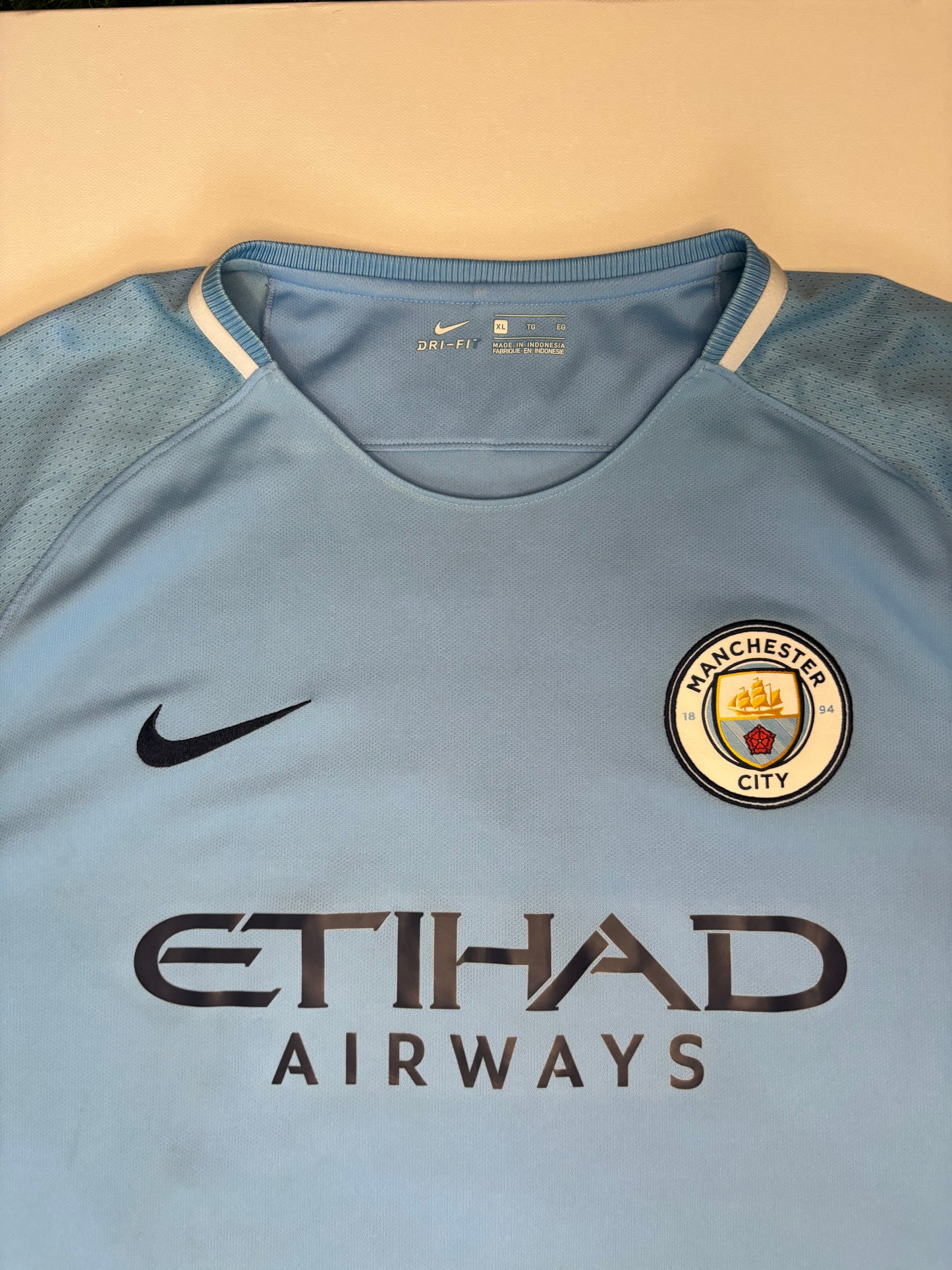 Manchester City Home Shirt 2017/18 (XL) Champions 18