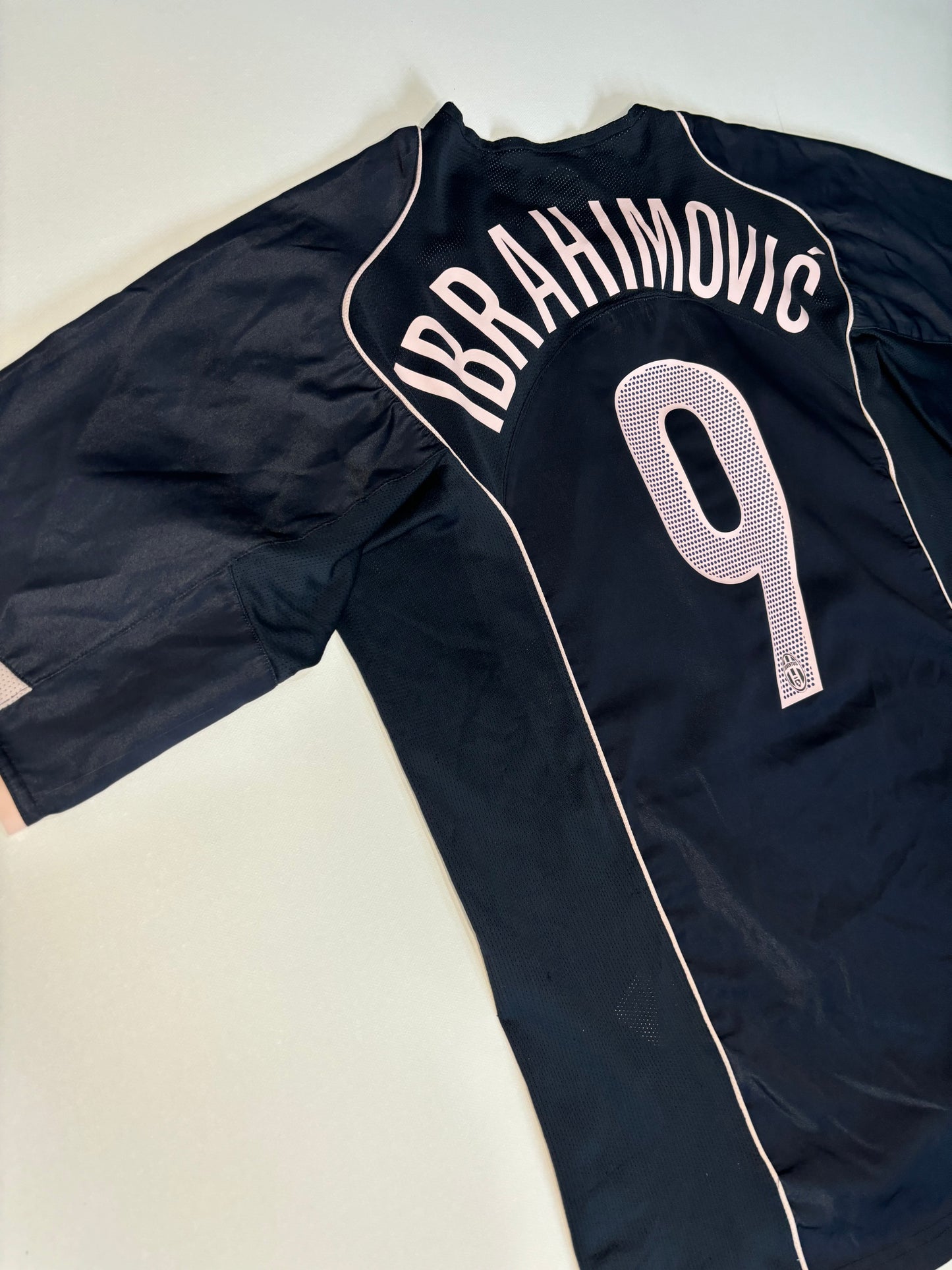 Juventus Third Shirt 2004/05 (L) Ibrahimović 9