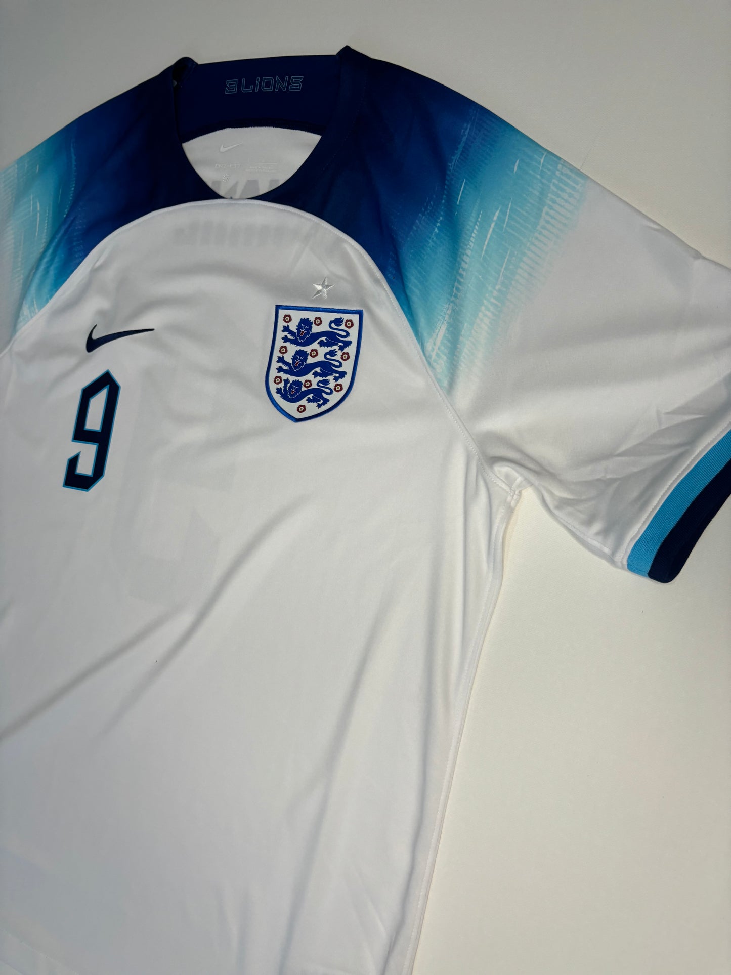 England Home Shirt 2022/24 (L) Kane 9